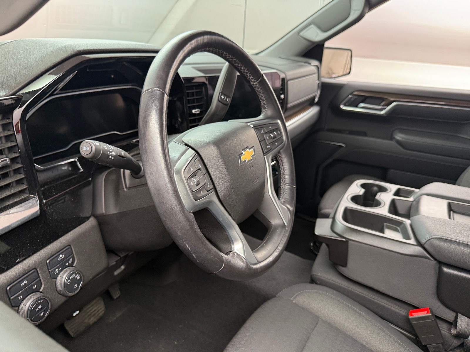 Thumbnail: 2022 Chevrolet Silverado 1500 - 5