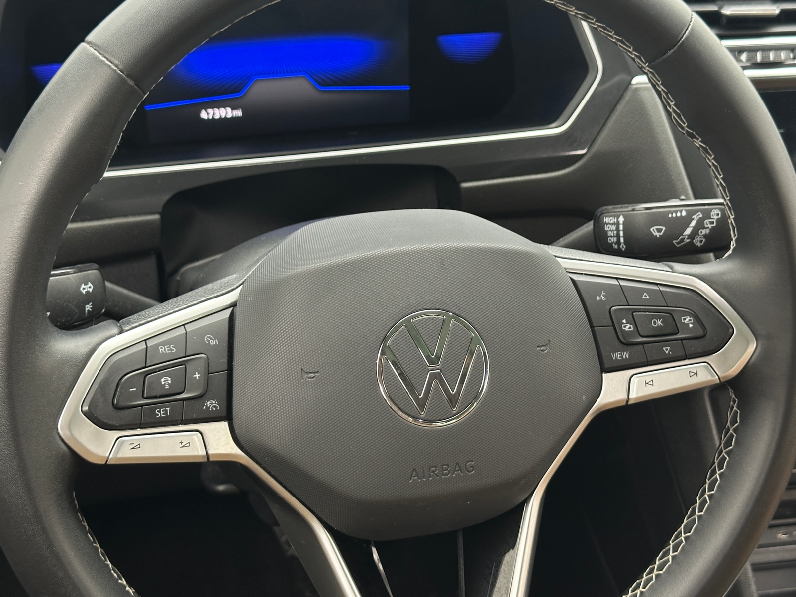 Thumbnail: 2022 Volkswagen Tiguan - 4