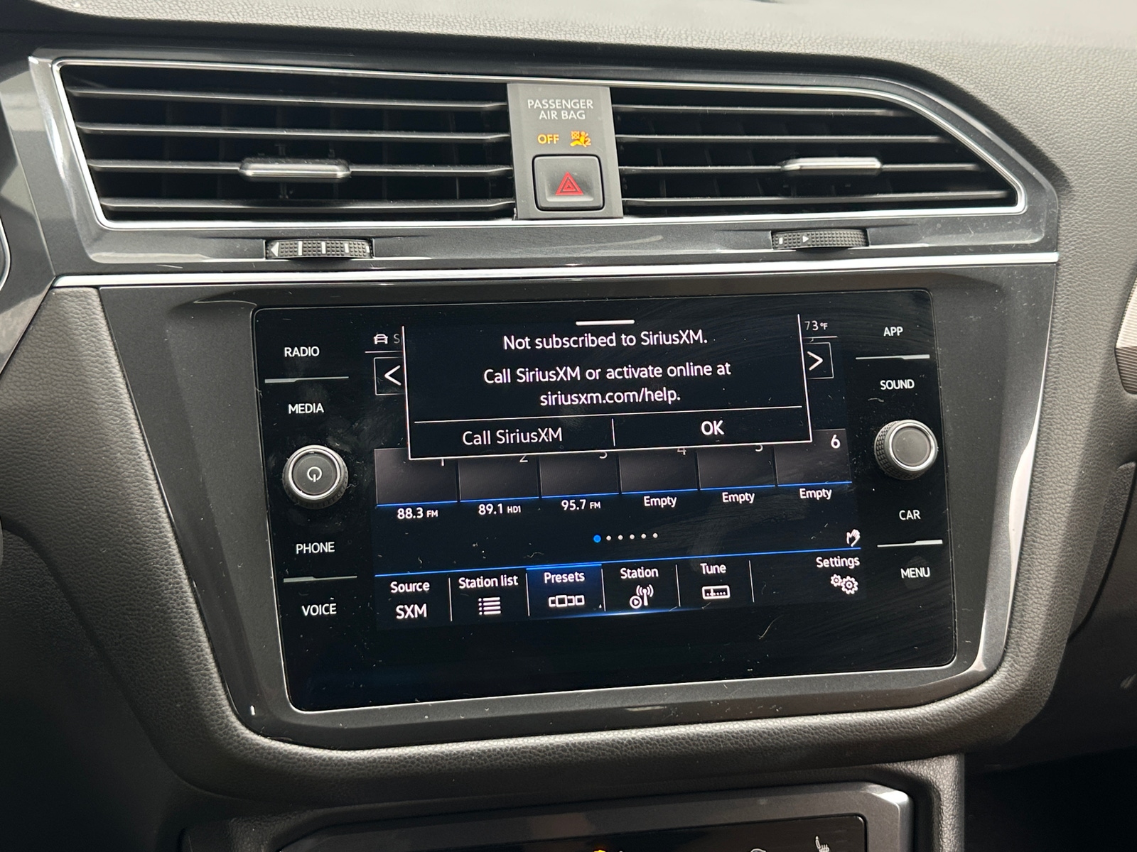 Thumbnail: 2022 Volkswagen Tiguan - 3