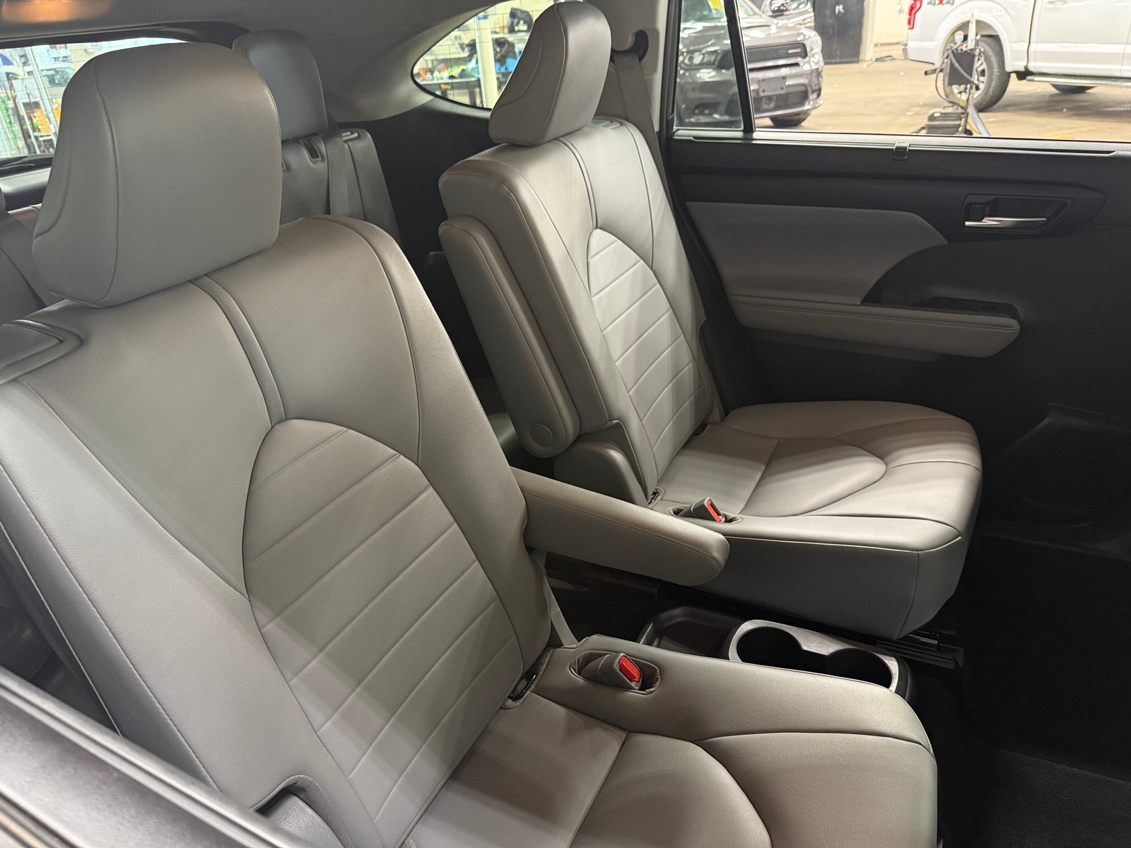Thumbnail: 2020 Toyota Highlander - 5
