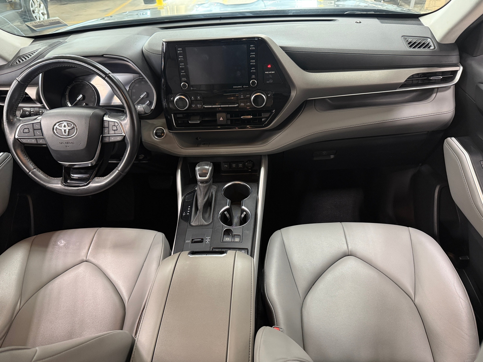 Thumbnail: 2020 Toyota Highlander - 2
