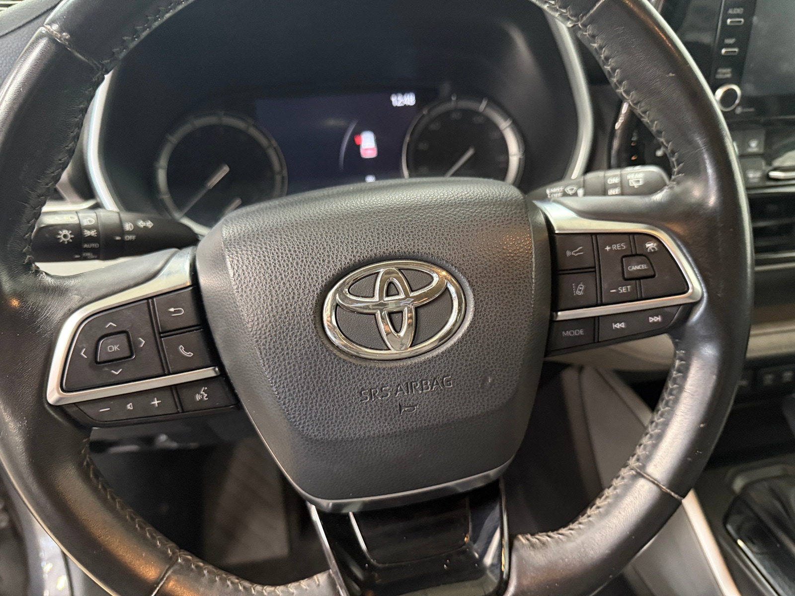 Thumbnail: 2020 Toyota Highlander - 4