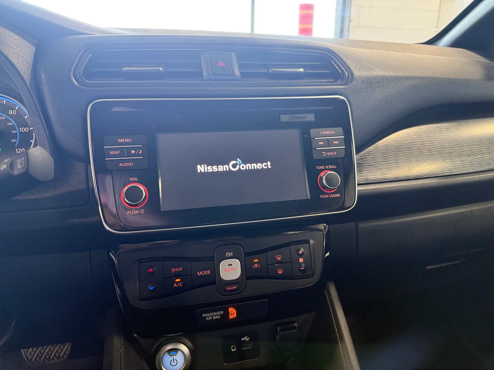 Thumbnail: 2019 Nissan Leaf - 4