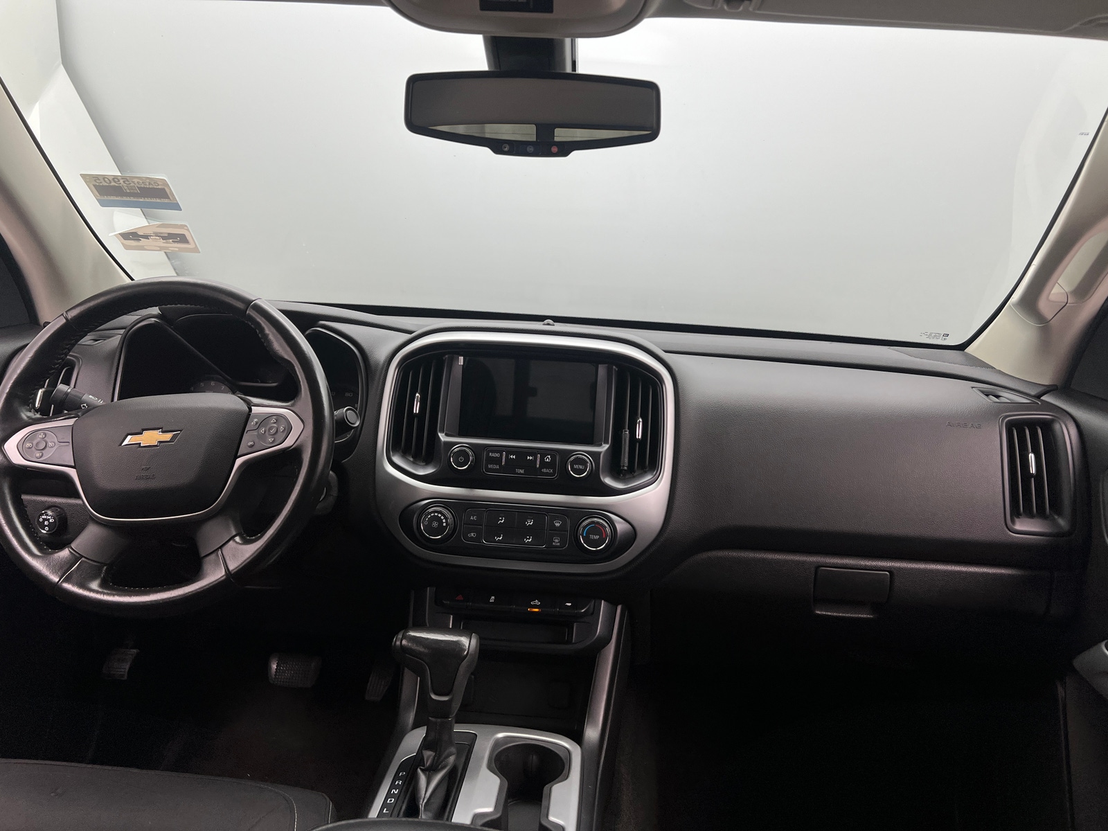 Thumbnail: 2017 Chevrolet Colorado - 3