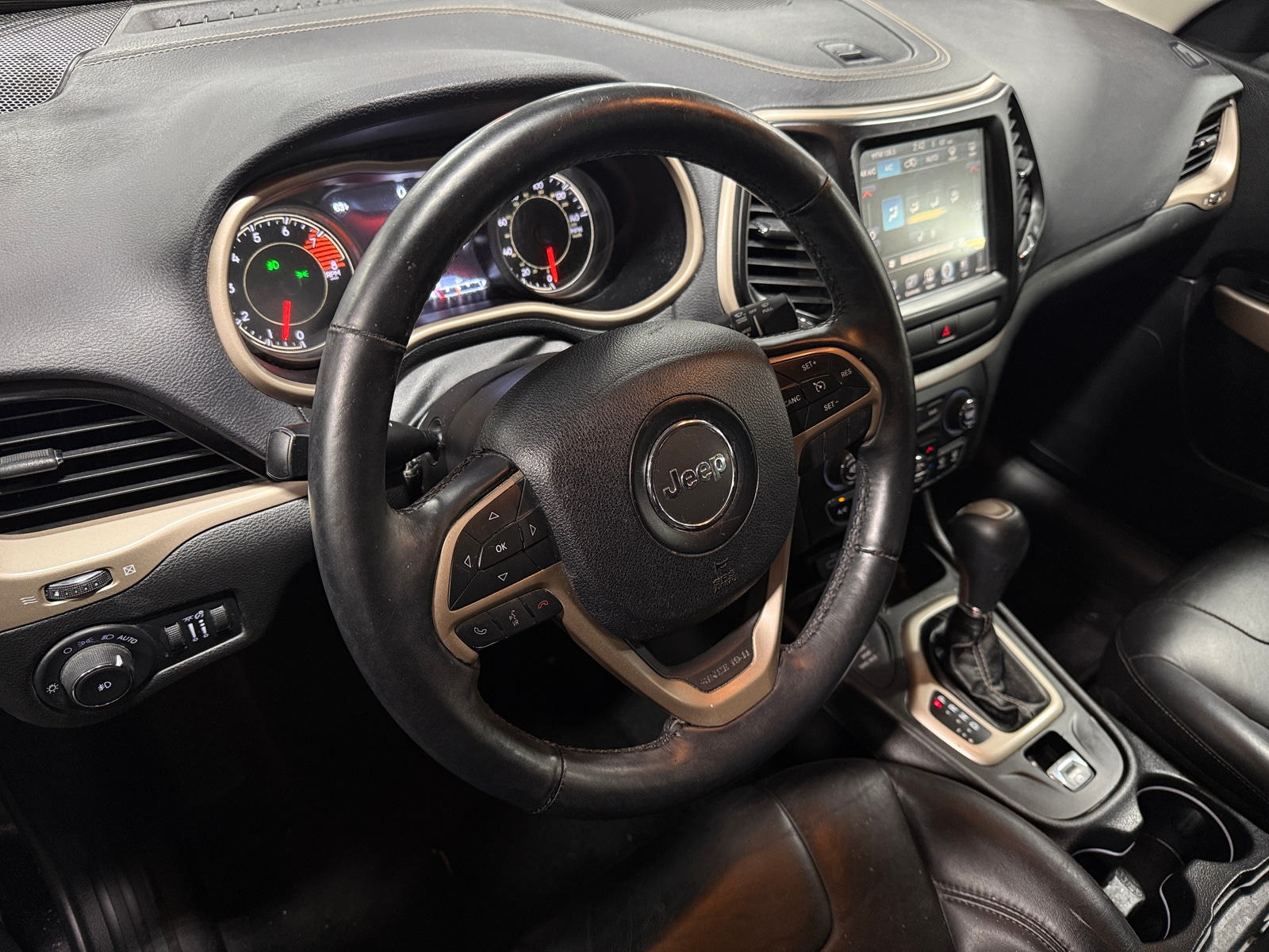 Thumbnail: 2017 Jeep Cherokee - 4