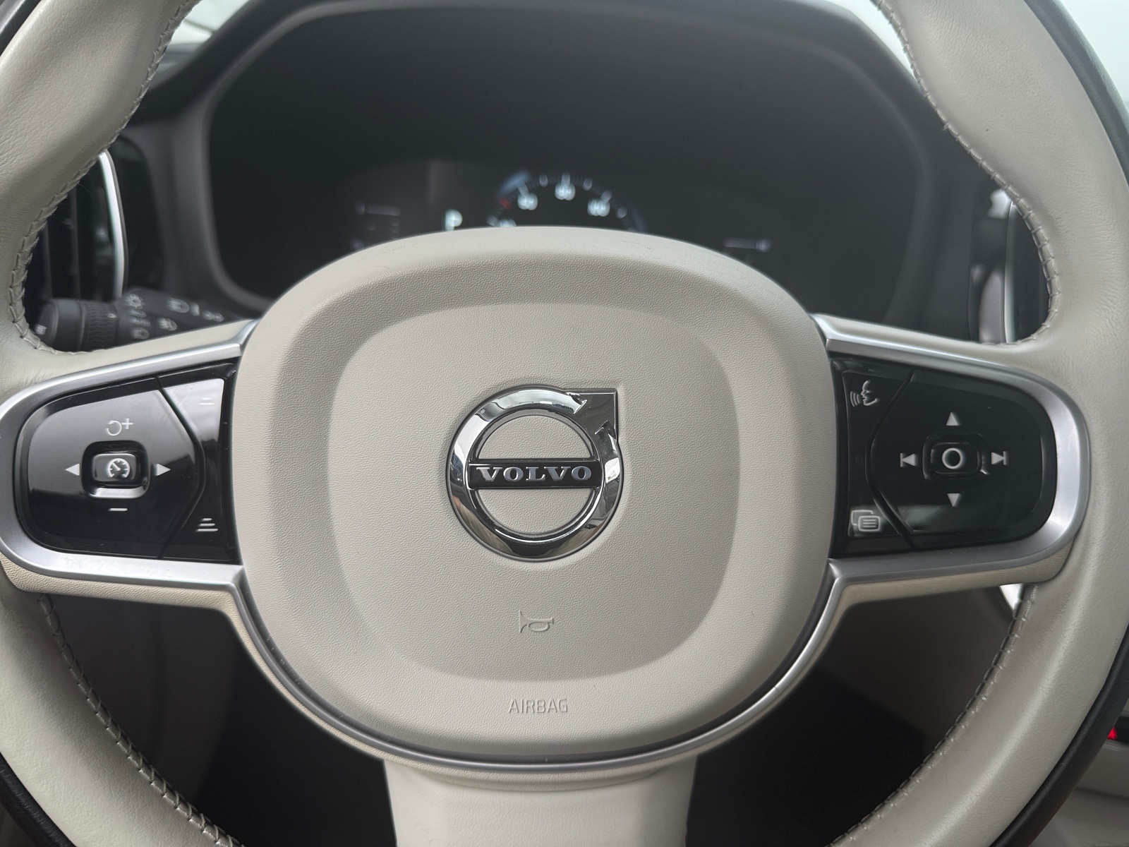 Thumbnail: 2019 Volvo S60 - 4
