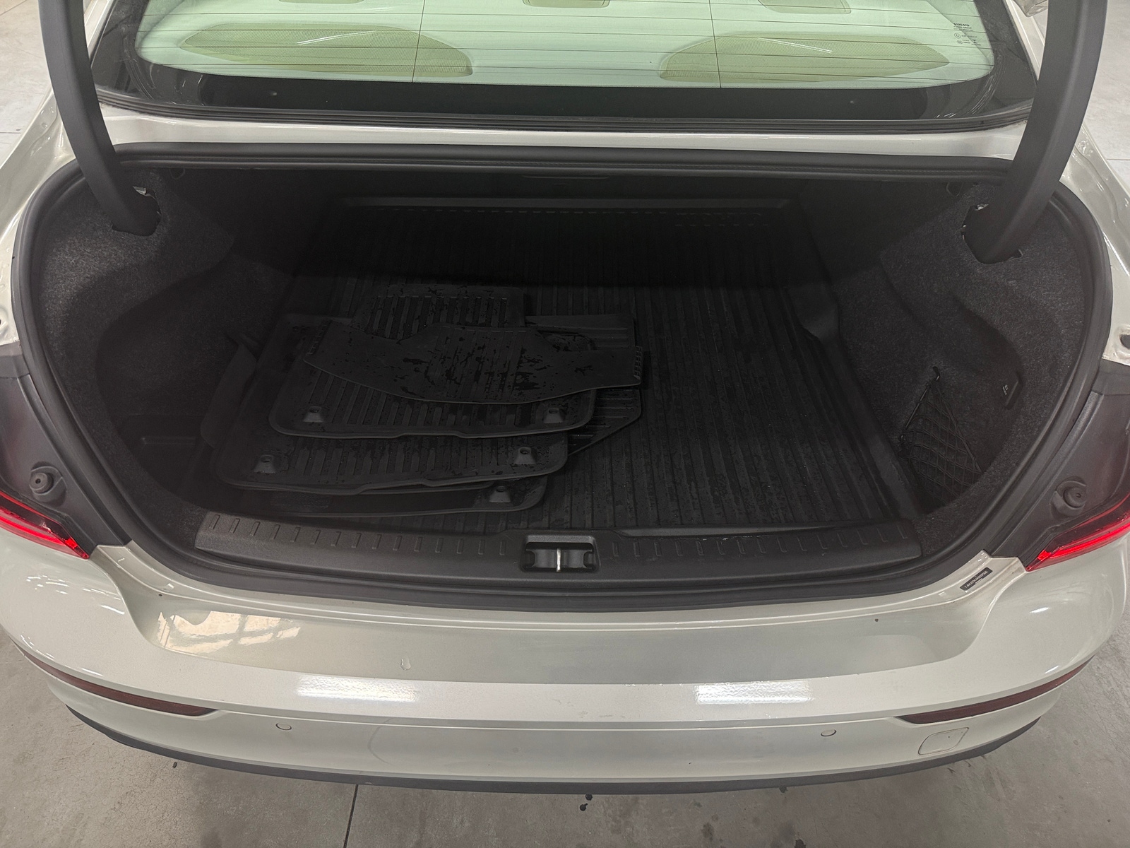 Thumbnail: 2019 Volvo S60 - 6