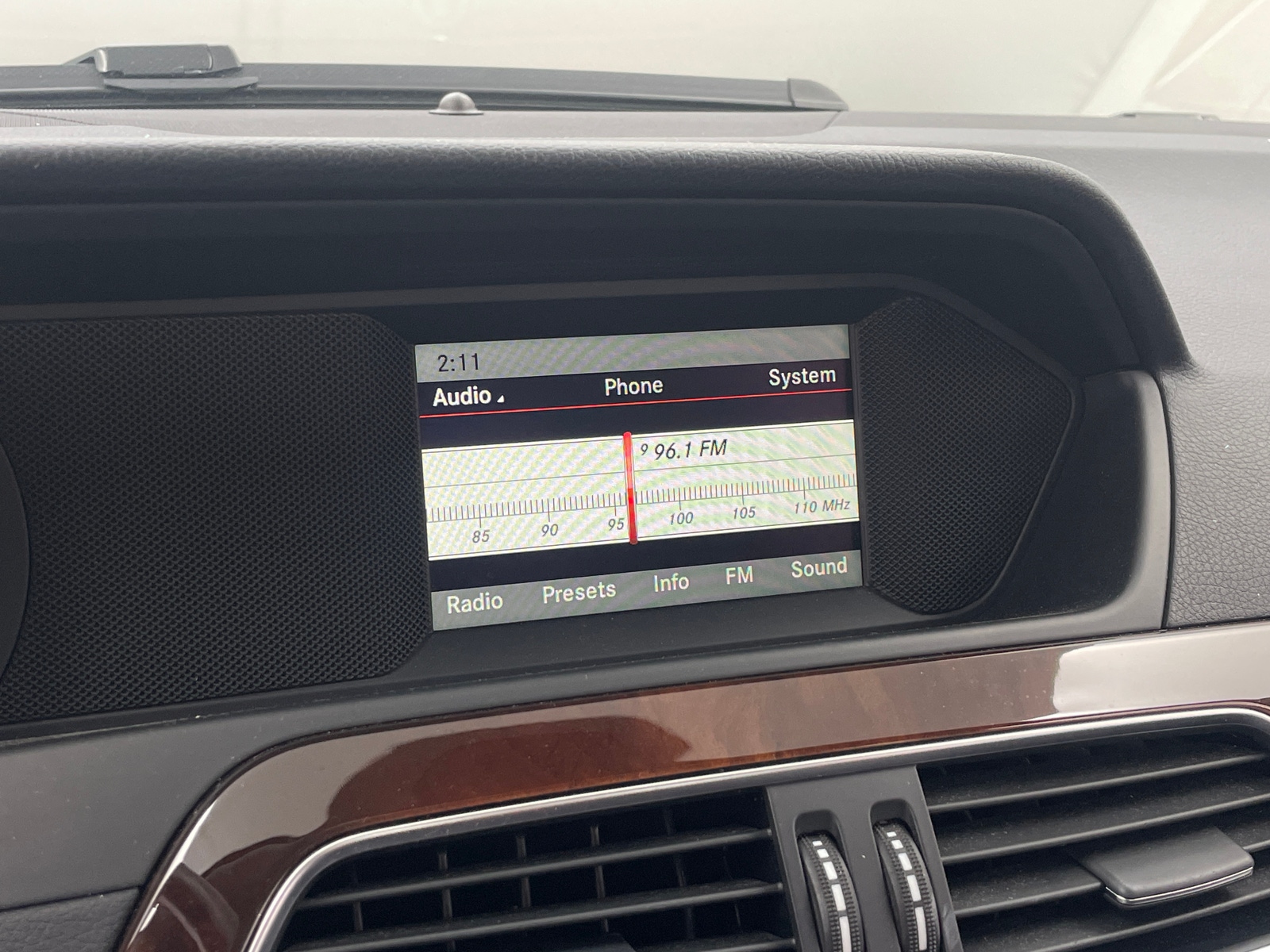 Thumbnail: 2014 Mercedes-Benz C-Class - 3