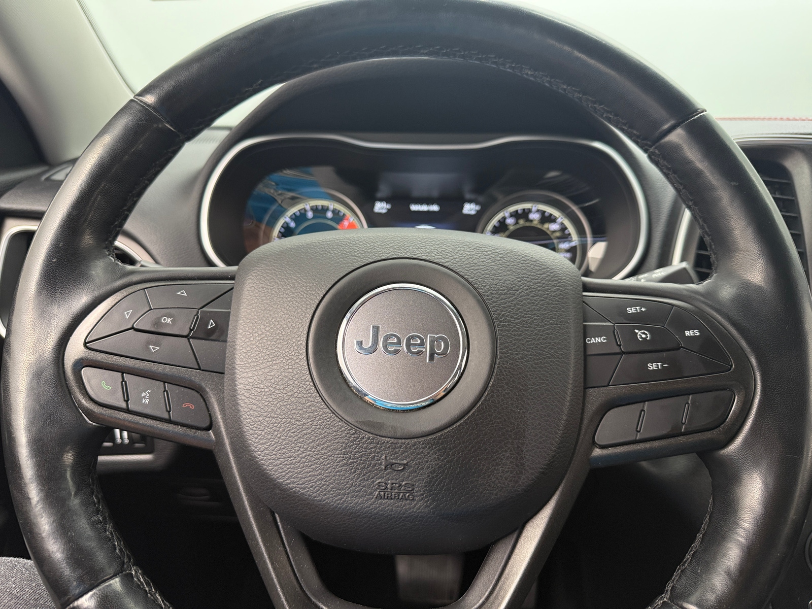 Thumbnail: 2020 Jeep Cherokee - 5