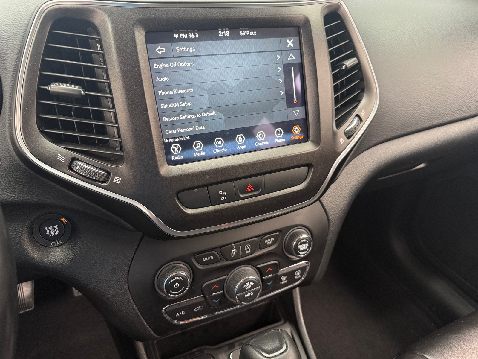 Thumbnail: 2020 Jeep Cherokee - 4
