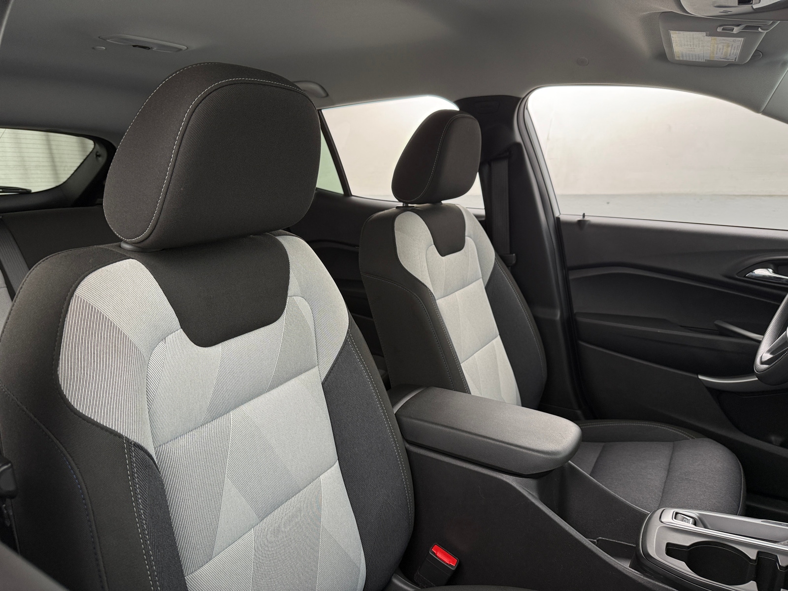 Thumbnail: 2025 Chevrolet Trax - 2