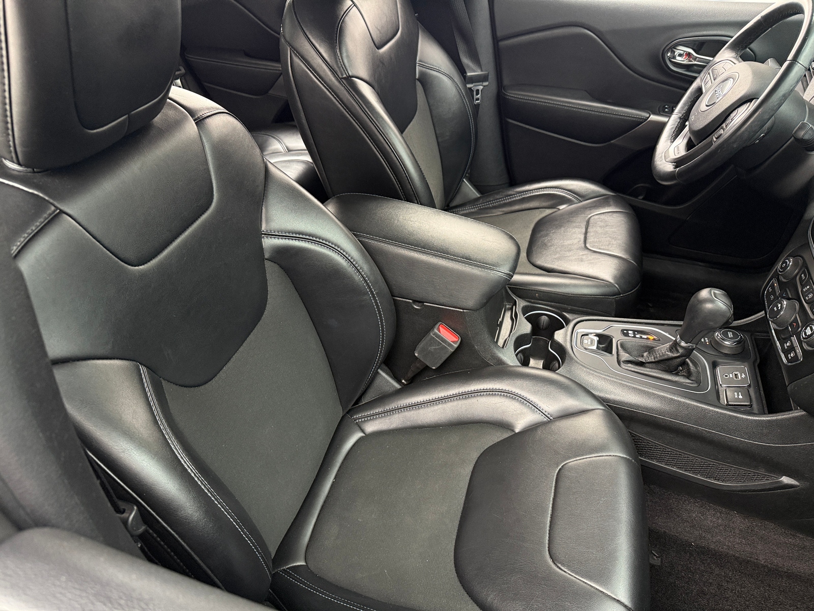 Thumbnail: 2019 Jeep Cherokee - 2