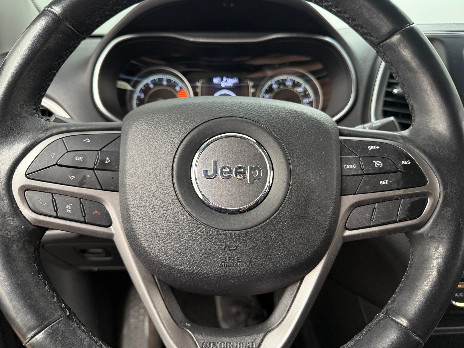 Thumbnail: 2019 Jeep Cherokee - 5