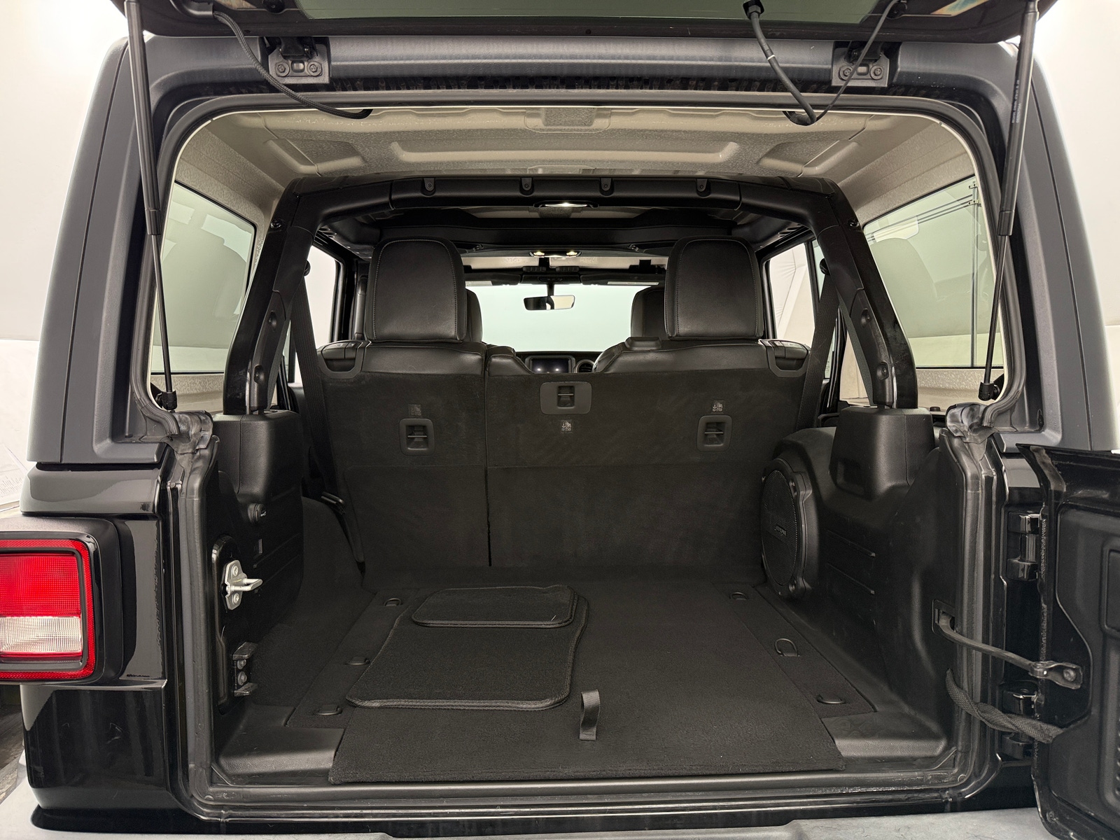 Thumbnail: 2021 Jeep Wrangler - 7