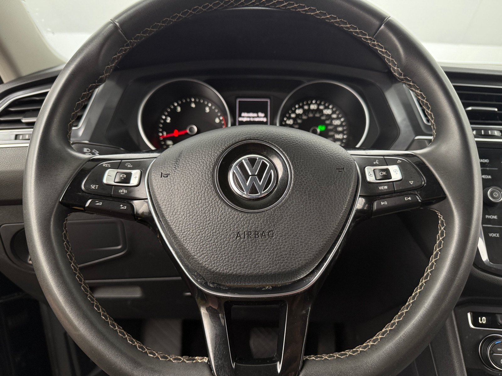 Thumbnail: 2021 Volkswagen Tiguan - 4