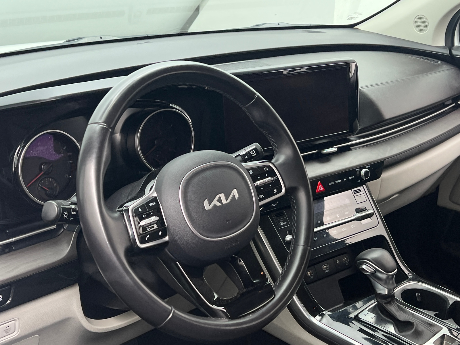 Thumbnail: 2022 Kia Carnival - 4