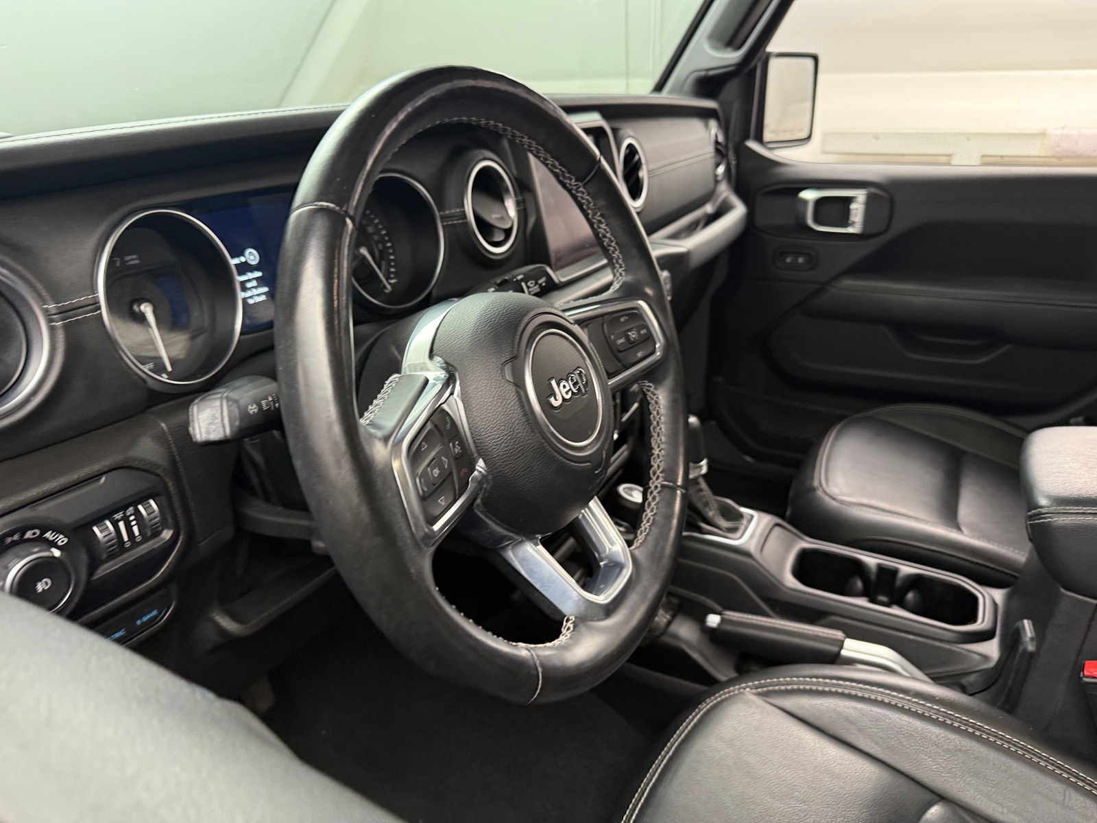Thumbnail: 2022 Jeep Wrangler - 4