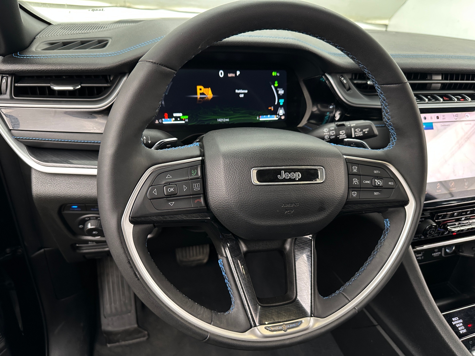 Thumbnail: 2023 Jeep Grand Cherokee - 4