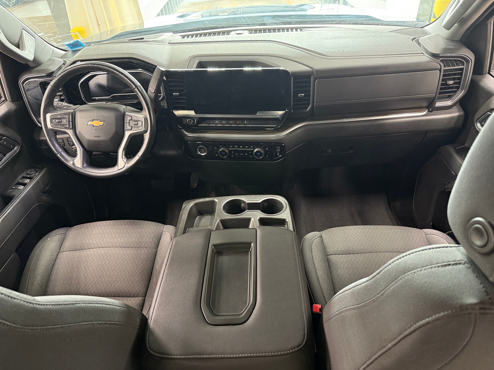 Thumbnail: 2022 Chevrolet Silverado 1500 - 3