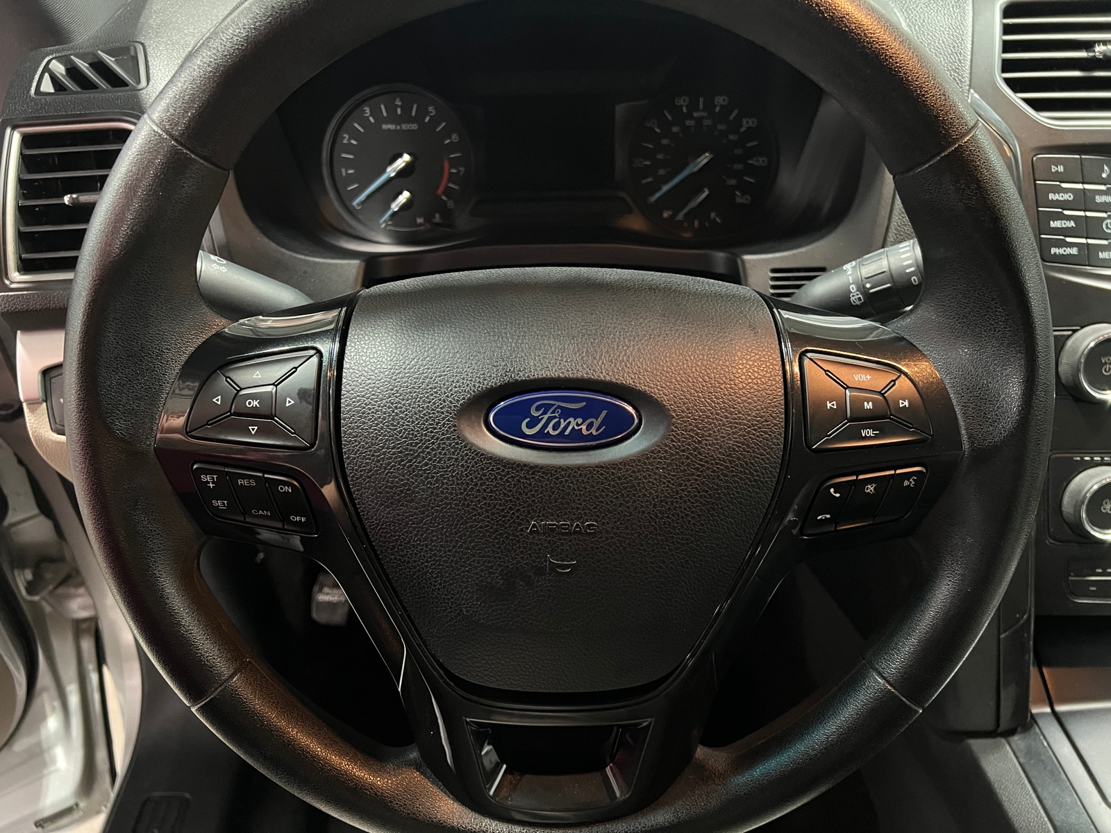 Thumbnail: 2019 Ford Explorer - 5