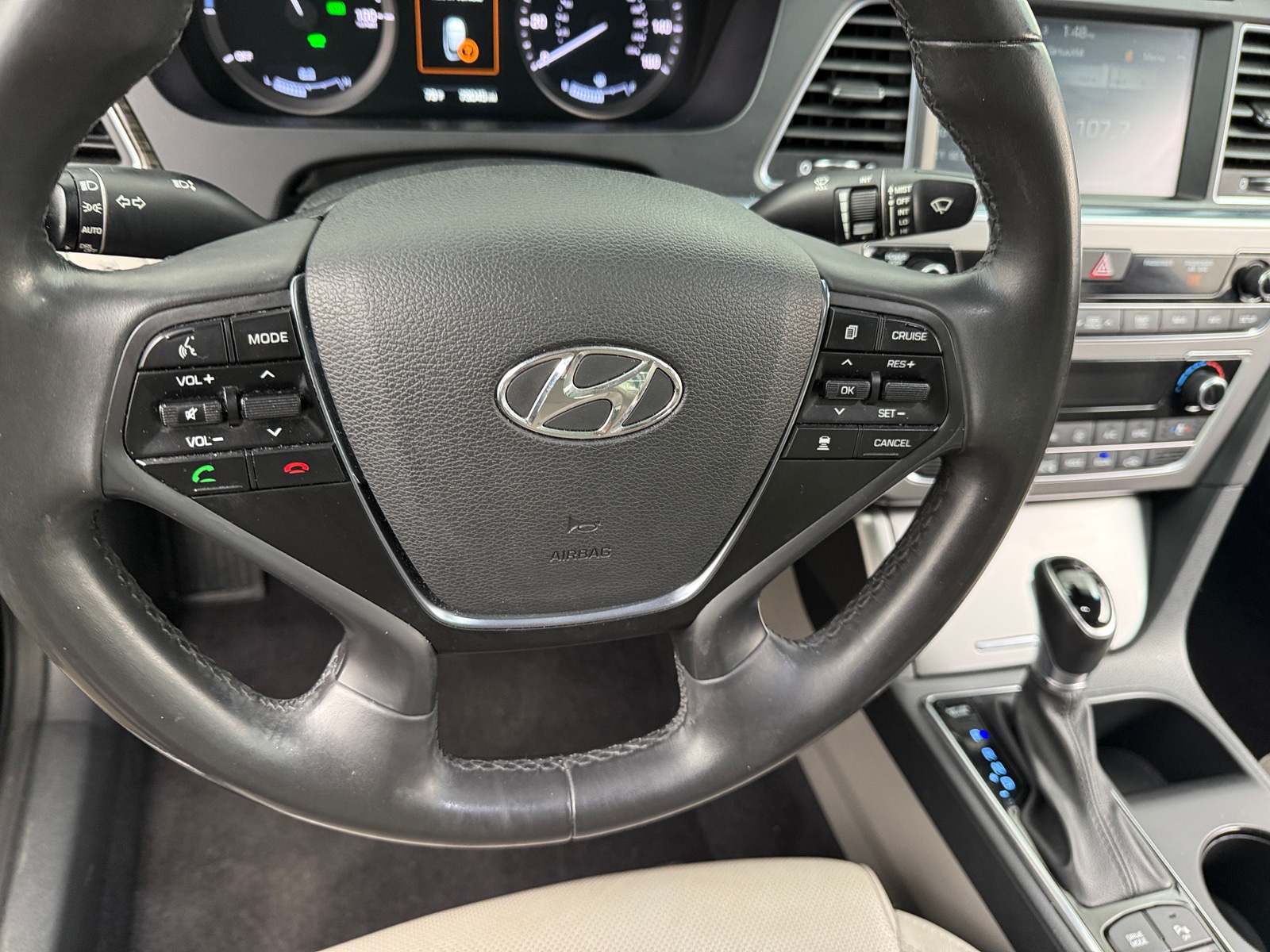Thumbnail: 2017 Hyundai Sonata - 4