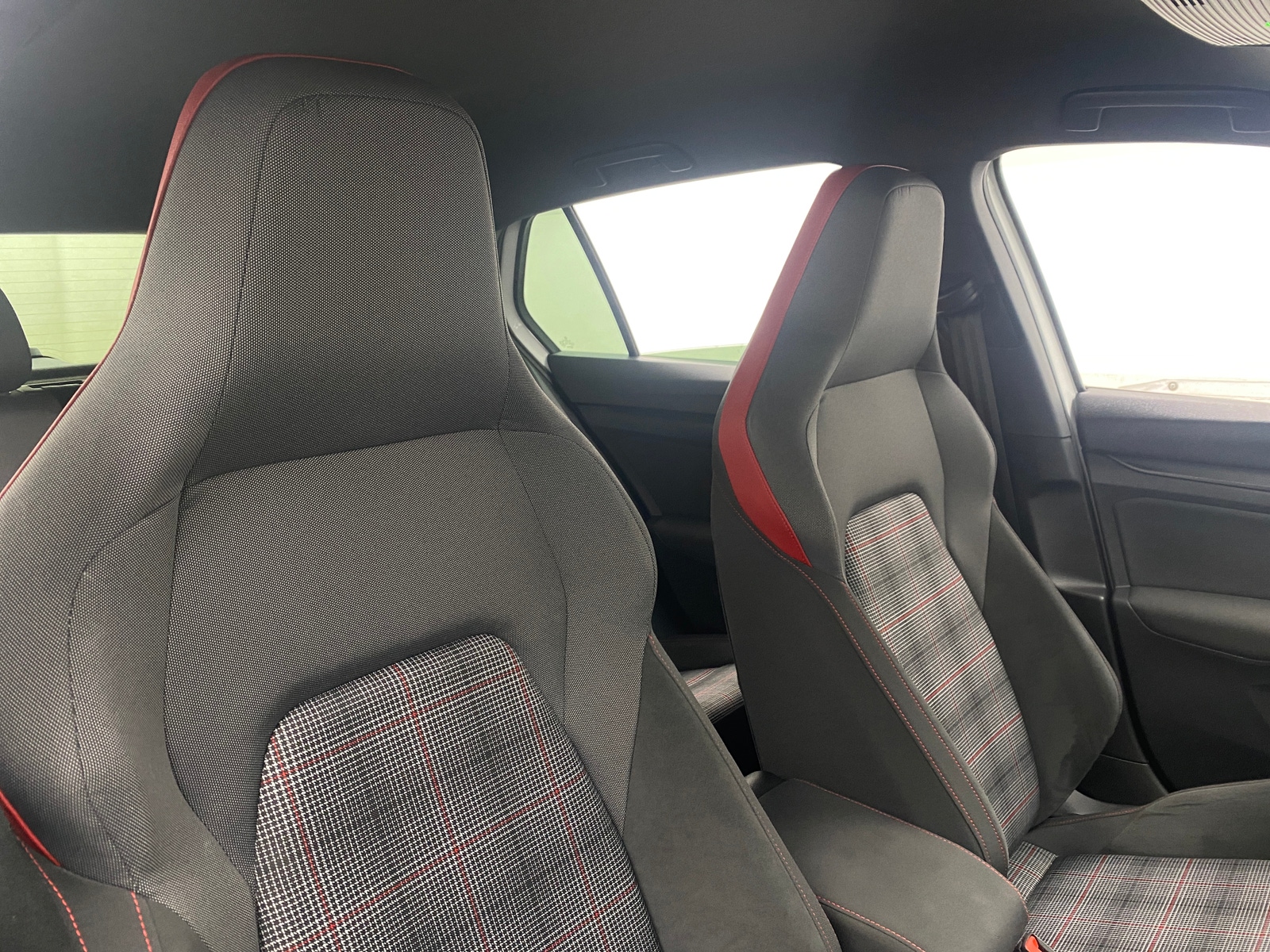 Thumbnail: 2022 Volkswagen Golf - 2