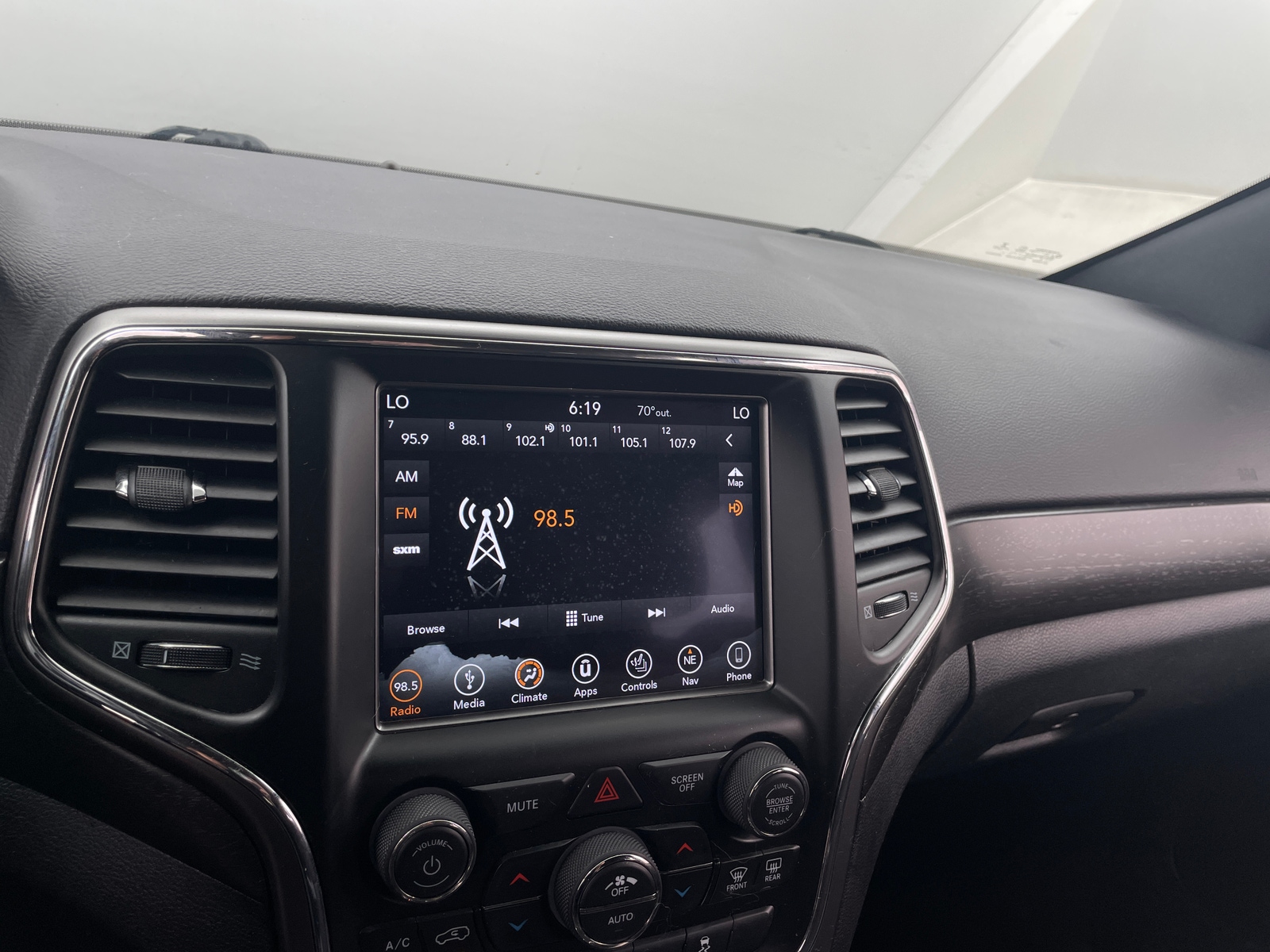Thumbnail: 2018 Jeep Grand Cherokee - 4