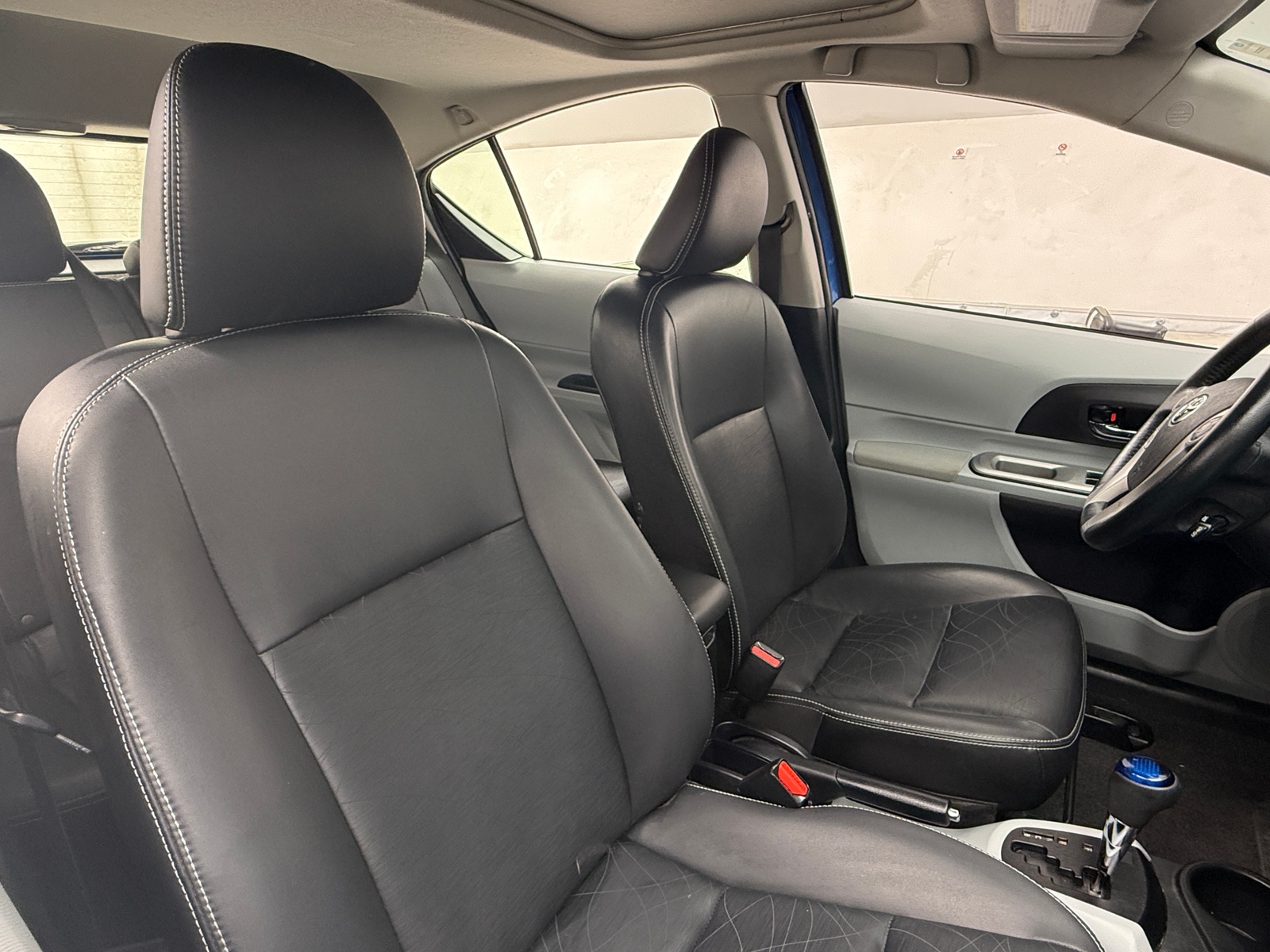 Thumbnail: 2013 Toyota Prius c - 2