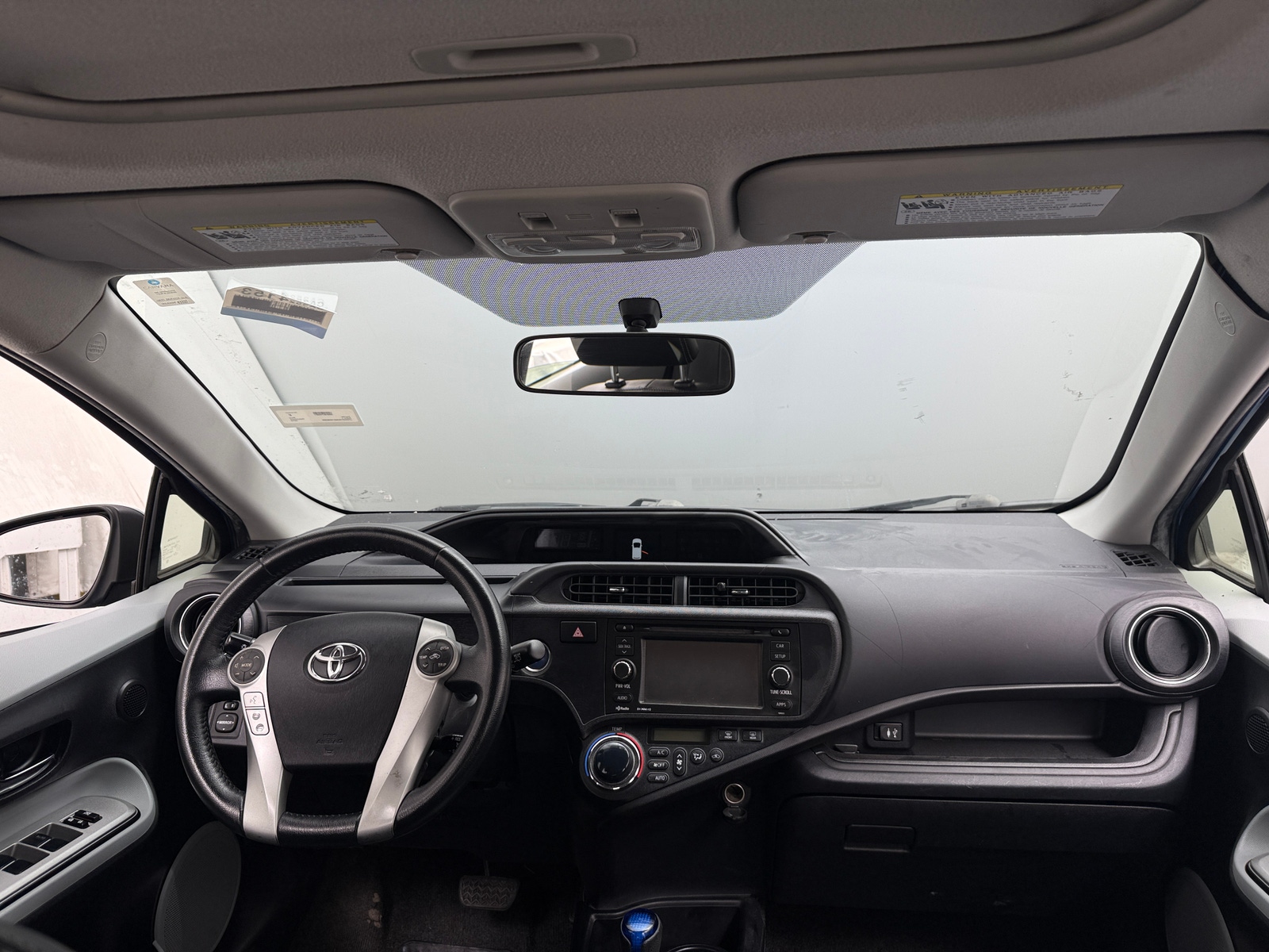 Thumbnail: 2013 Toyota Prius c - 3