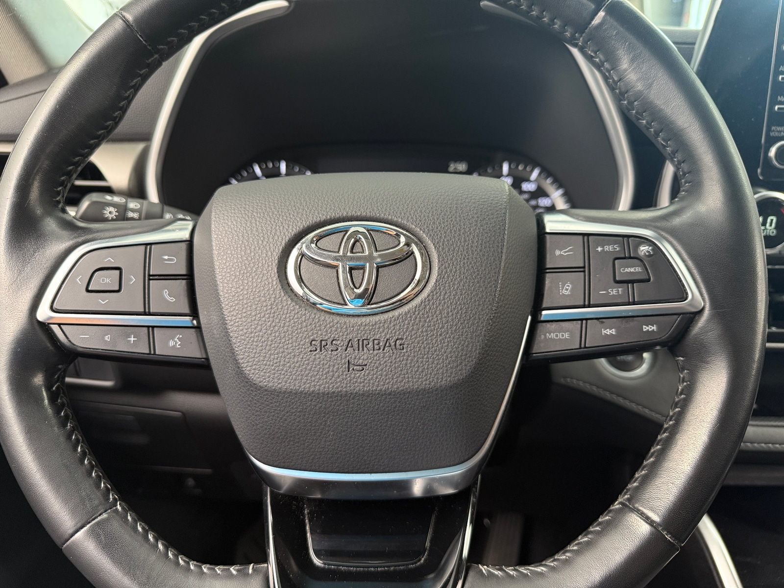 Thumbnail: 2020 Toyota Highlander - 4