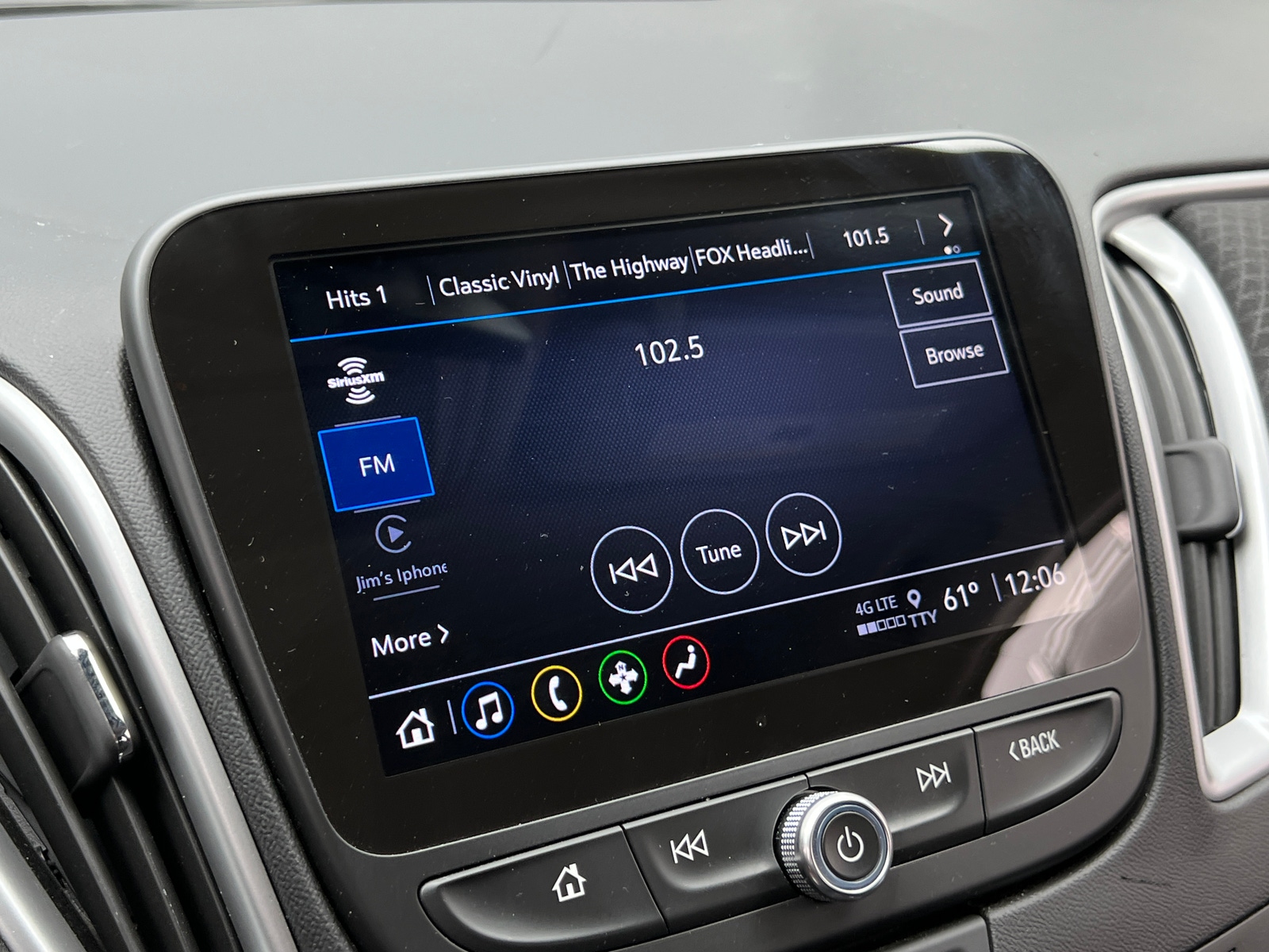 Thumbnail: 2024 Chevrolet Malibu - 4