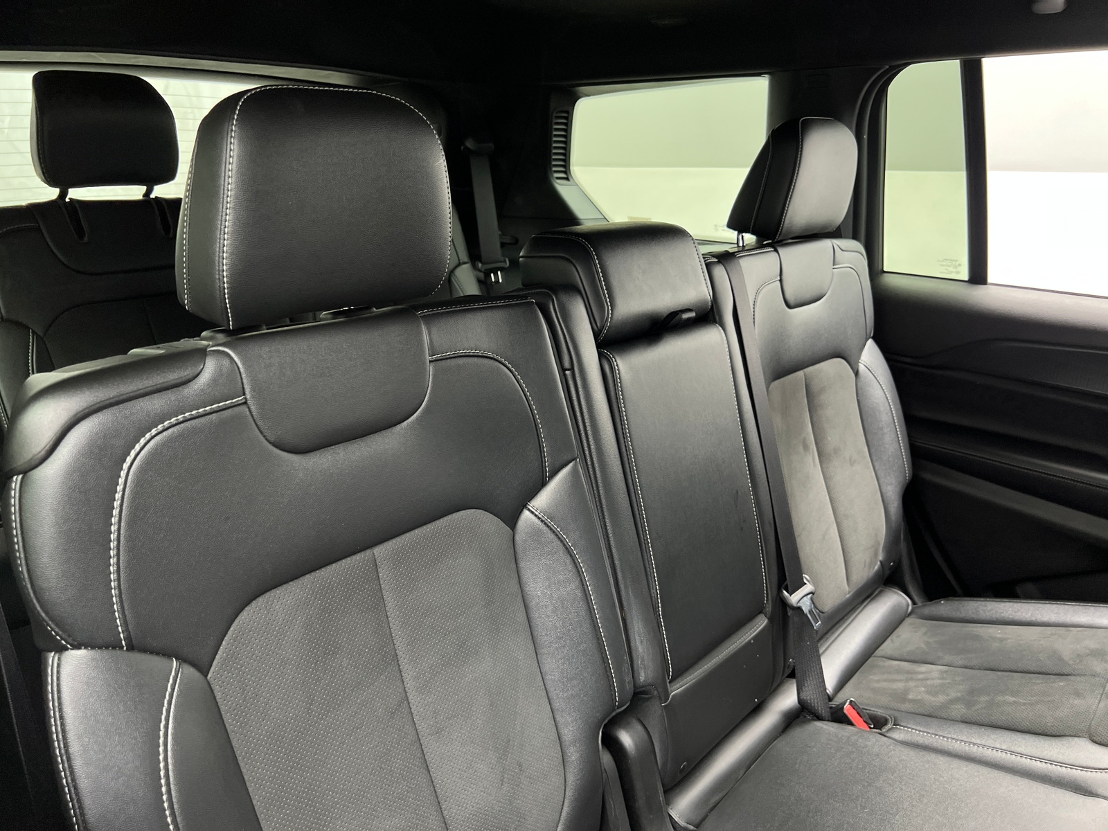 Thumbnail: 2024 Jeep Grand Cherokee L - 6