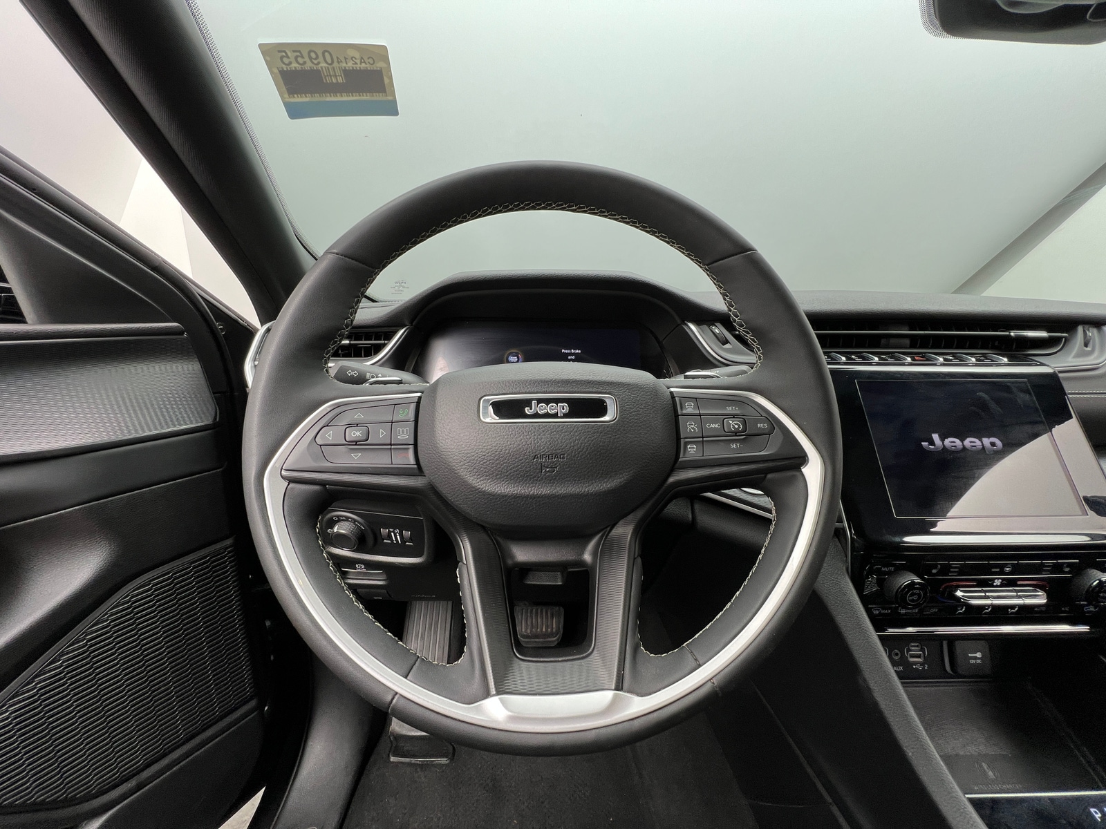 Thumbnail: 2024 Jeep Grand Cherokee L - 5