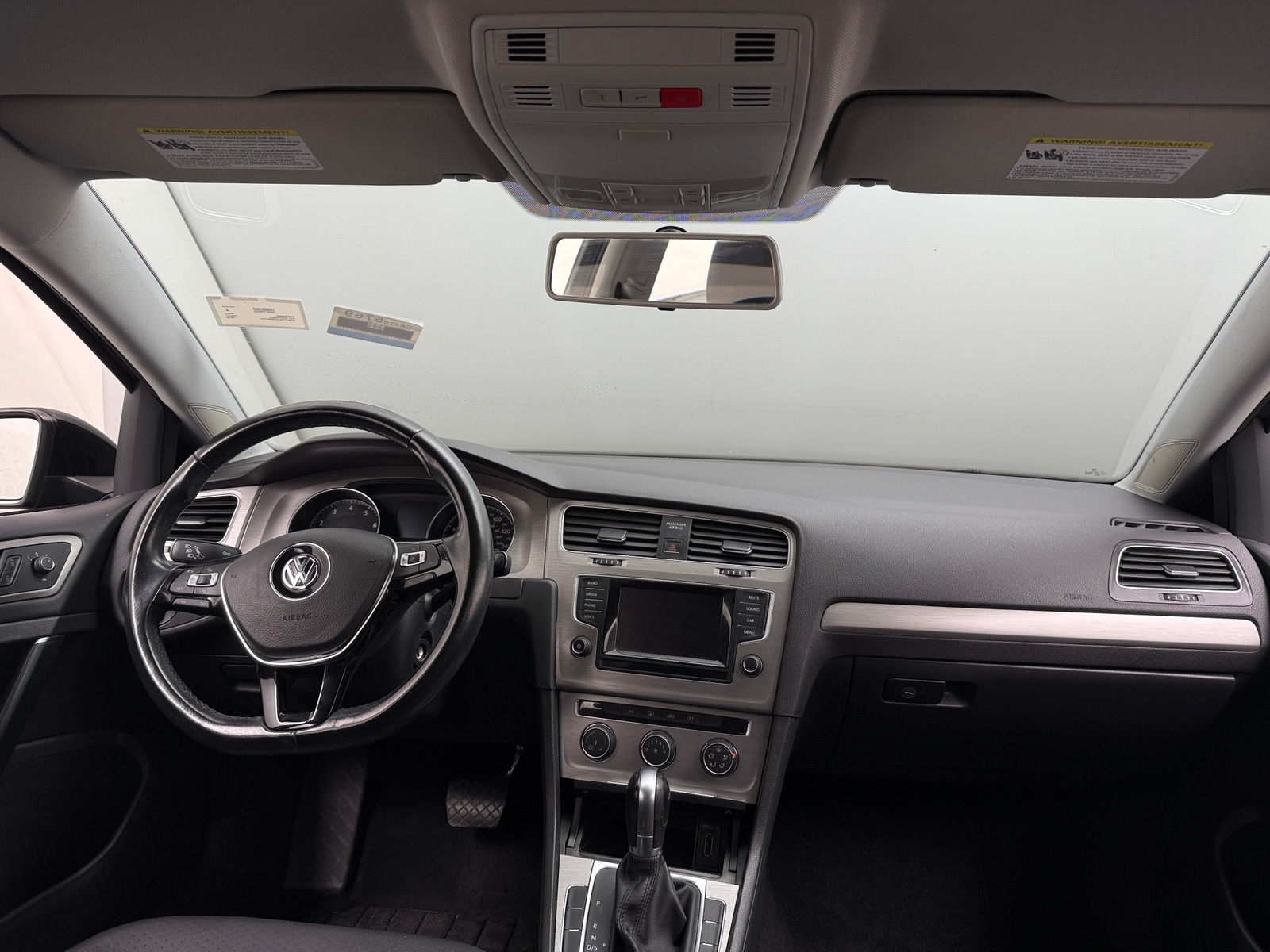 Thumbnail: 2015 Volkswagen e-Golf - 2