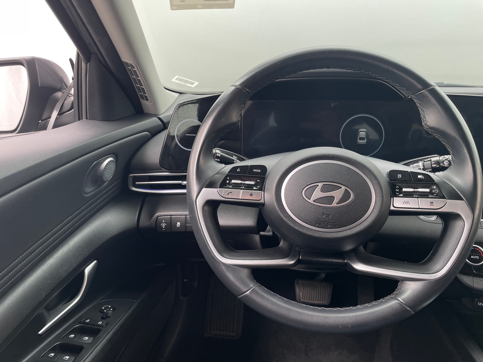 Thumbnail: 2024 Hyundai Elantra - 4