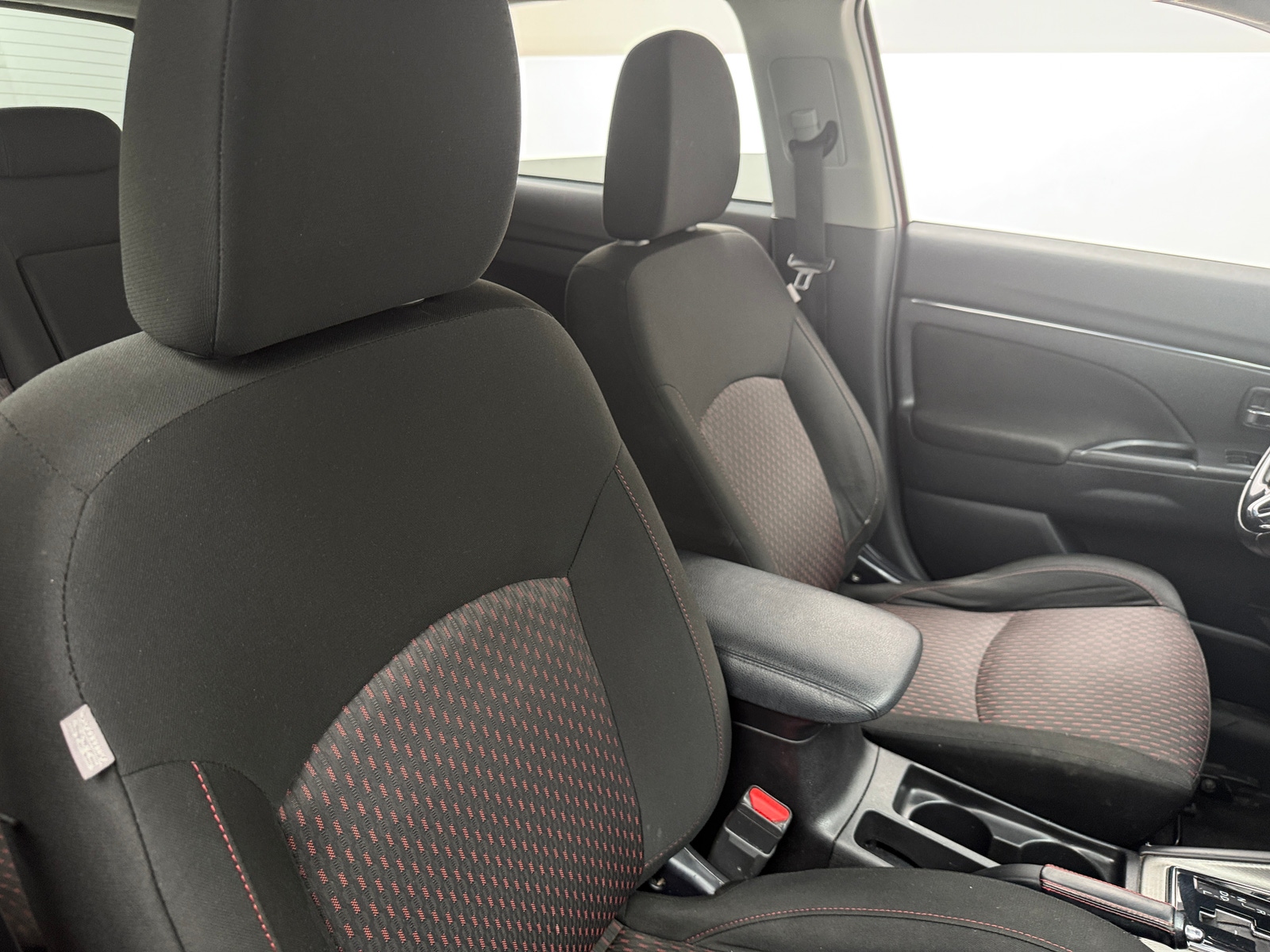 Thumbnail: 2018 Mitsubishi Outlander Sport - 2
