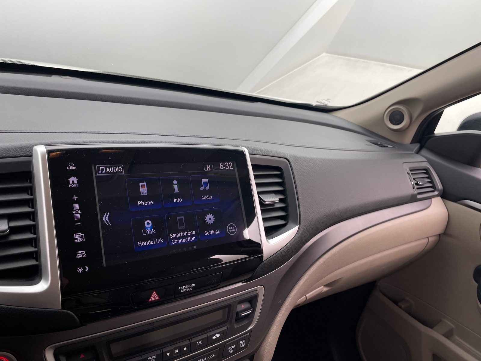 Thumbnail: 2018 Honda Pilot - 3