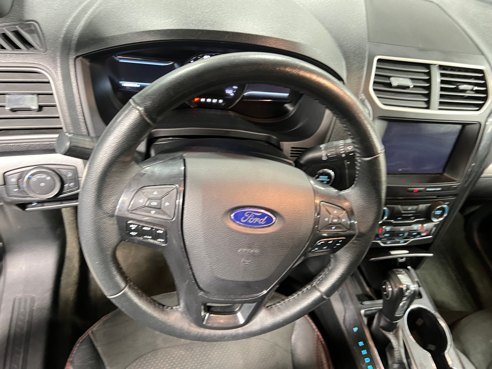 Thumbnail: 2018 Ford Explorer - 4
