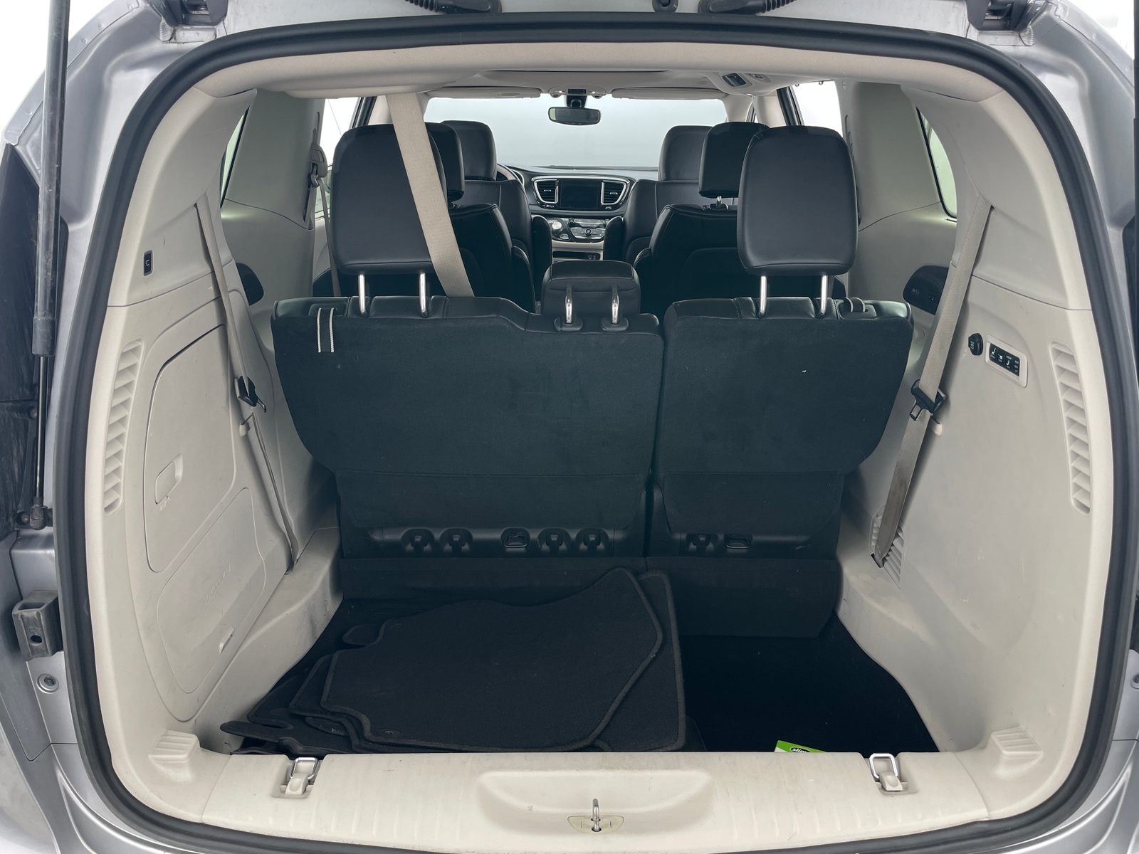 Thumbnail: 2020 Chrysler Pacifica - 6