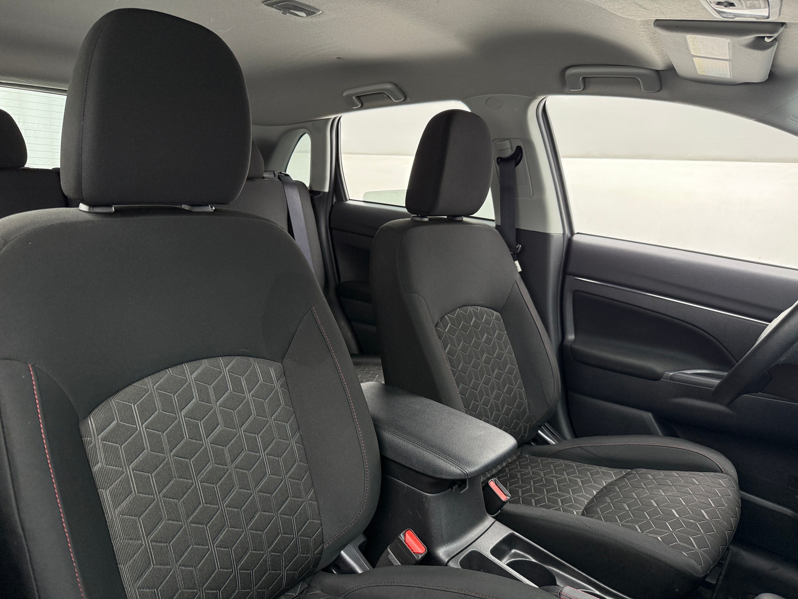 Thumbnail: 2024 Mitsubishi Outlander Sport - 2
