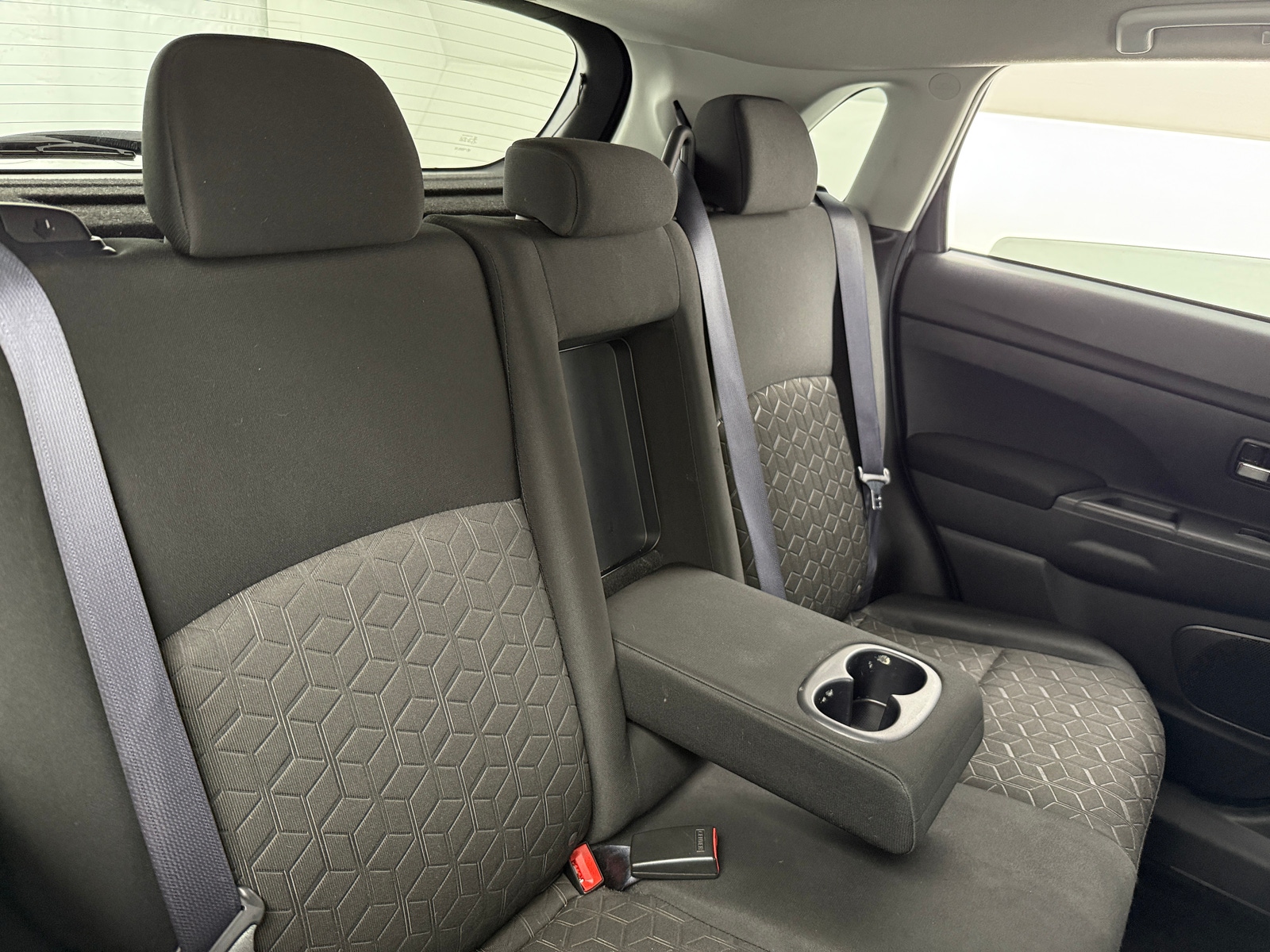 Thumbnail: 2024 Mitsubishi Outlander Sport - 6