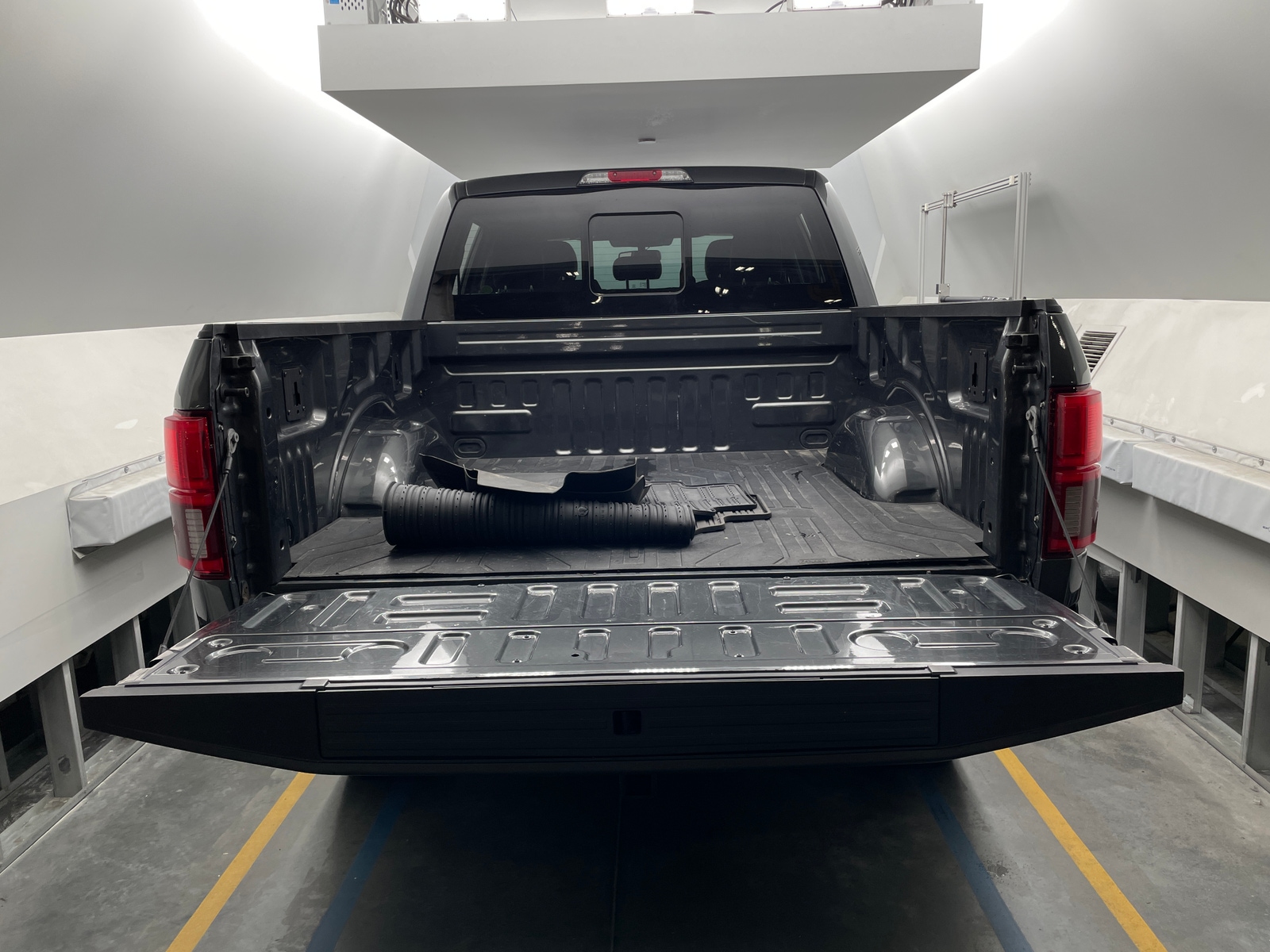 Thumbnail: 2020 Ford Econoline - 6
