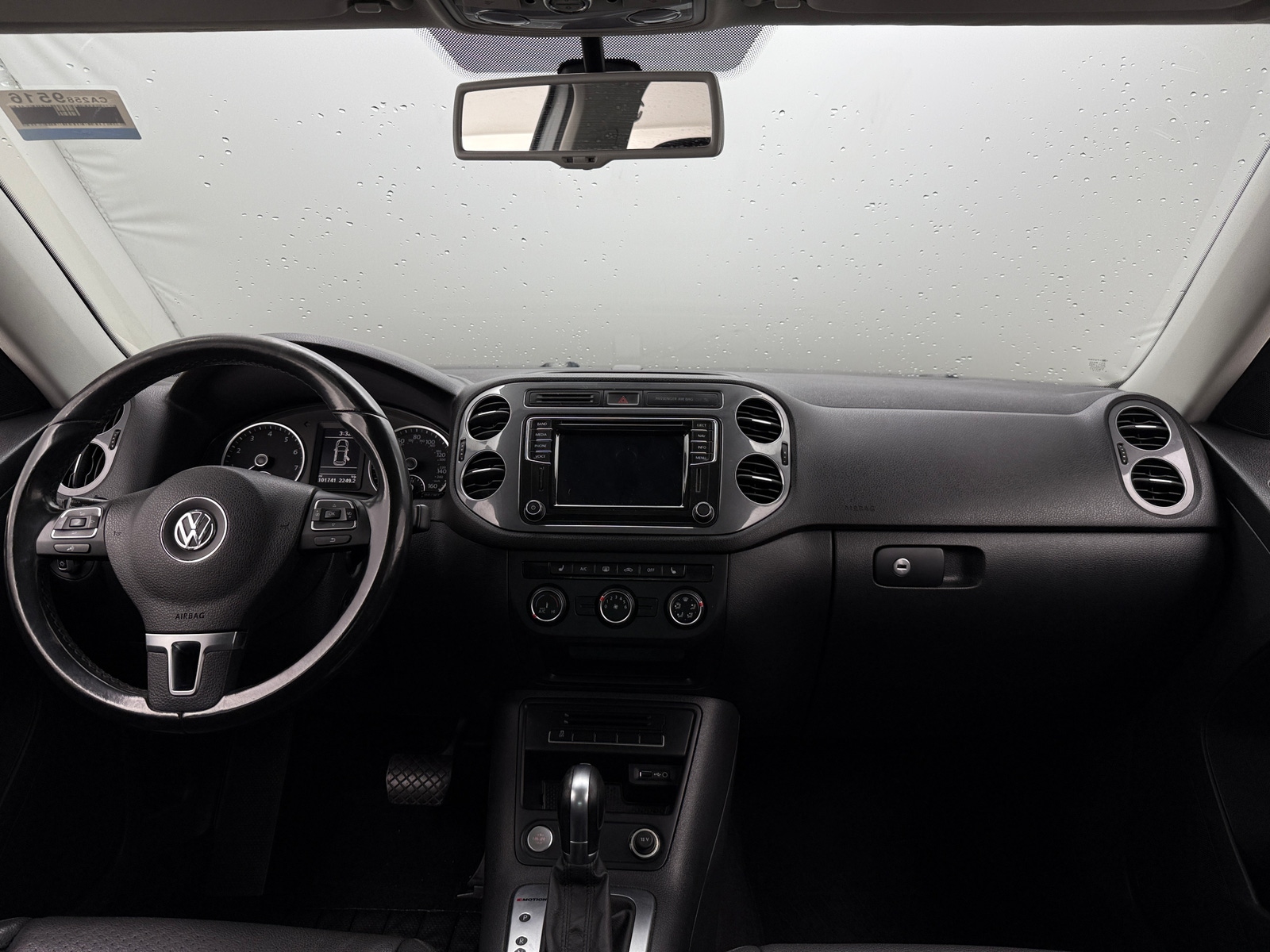 Thumbnail: 2016 Volkswagen Tiguan - 3