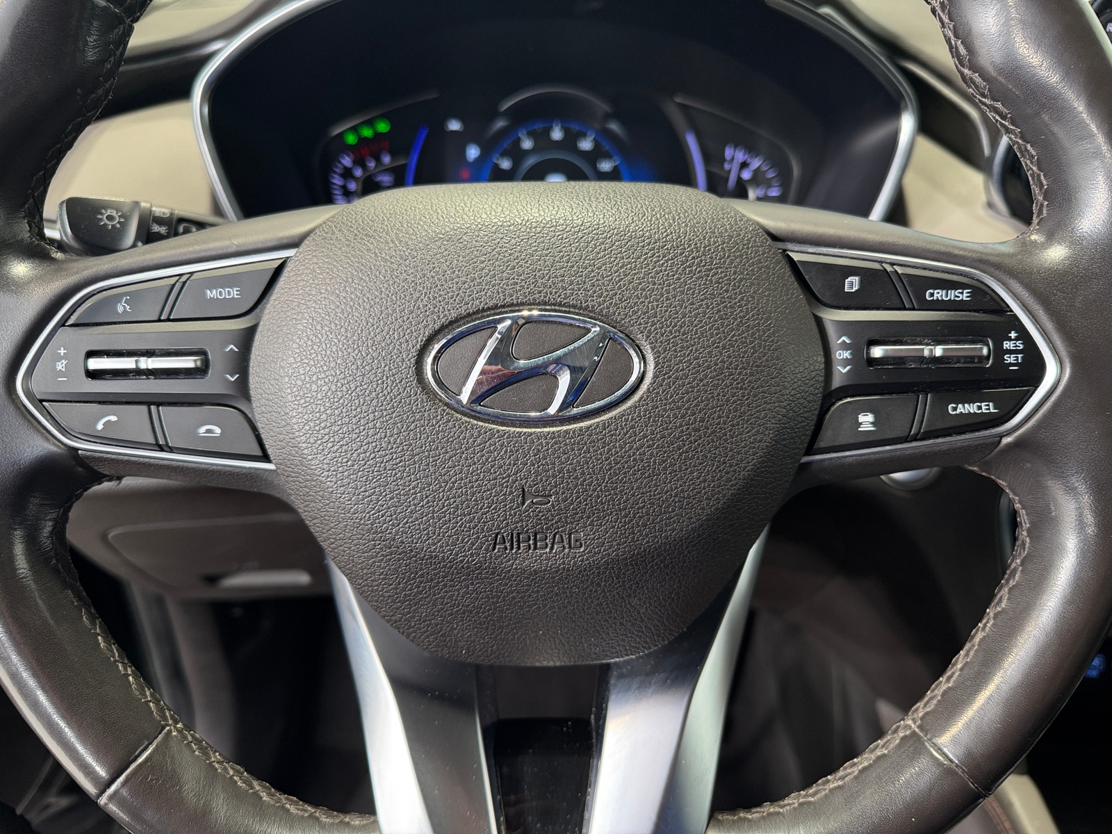 Thumbnail: 2019 Hyundai Santa Fe - 4