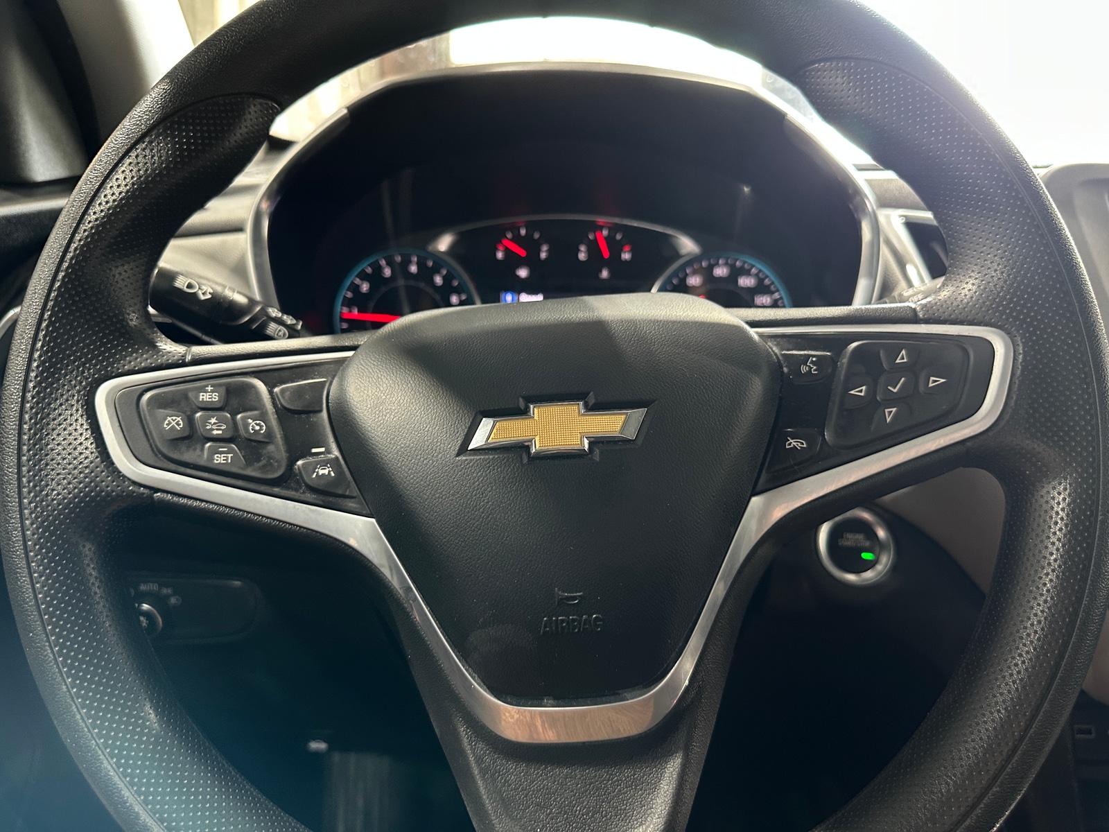 Thumbnail: 2022 Chevrolet Equinox - 5