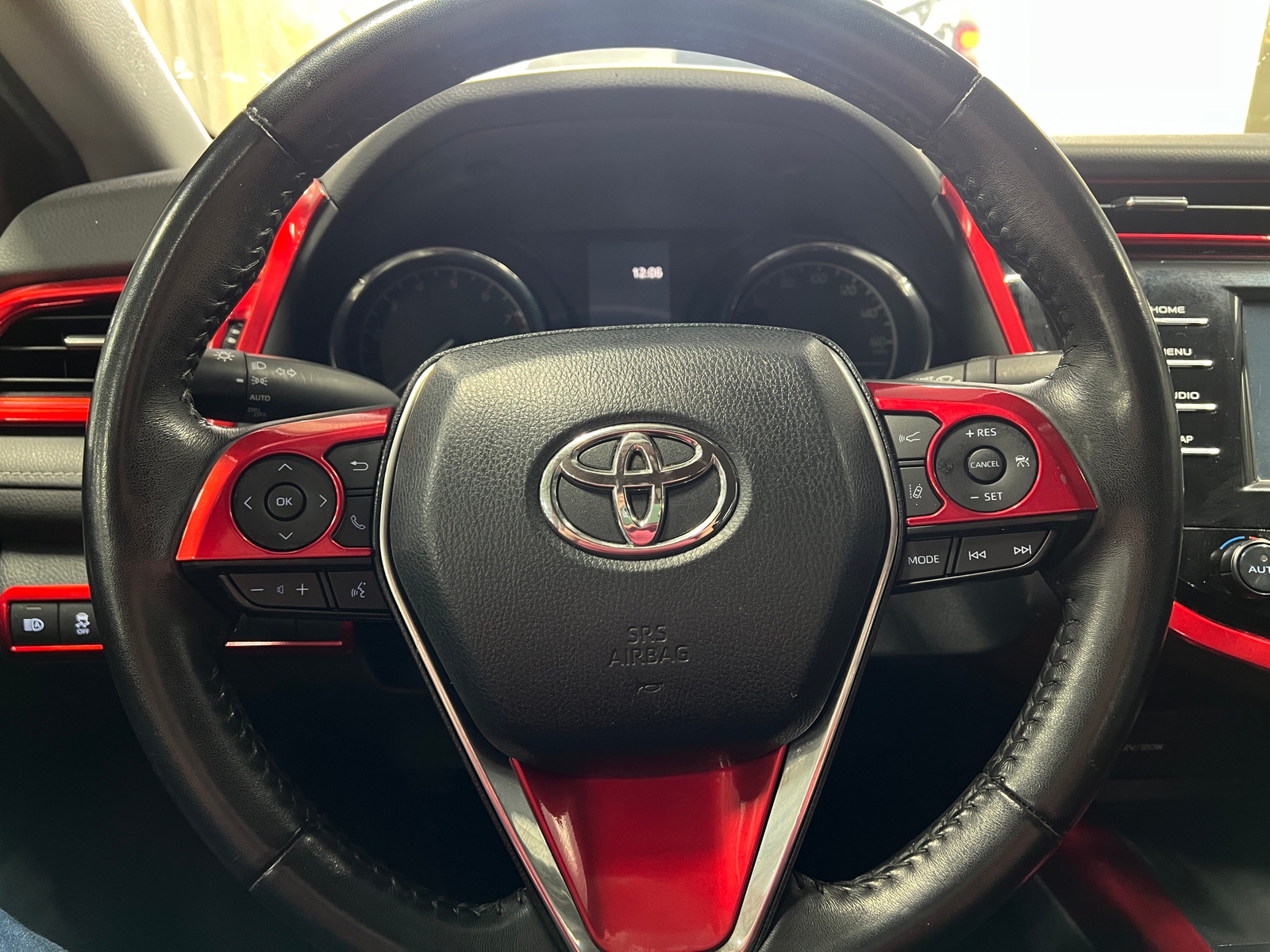 Thumbnail: 2019 Toyota Camry - 4