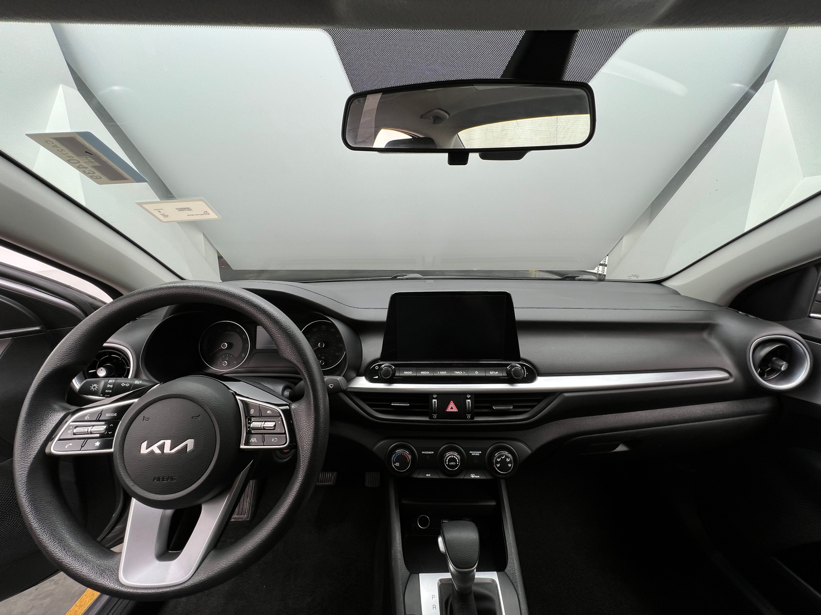 Thumbnail: 2024 Kia Forte - 3