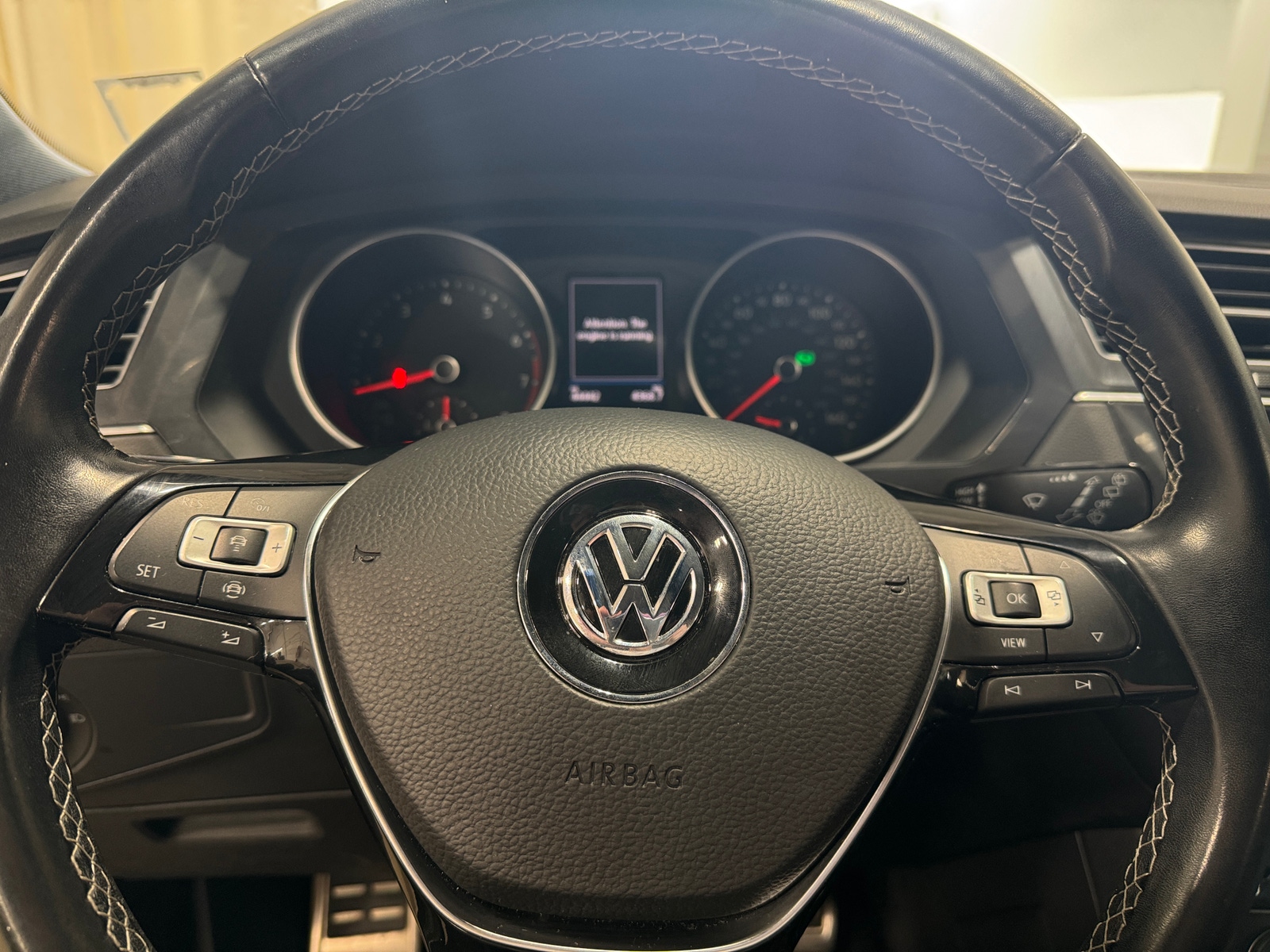 Thumbnail: 2021 Volkswagen Tiguan - 4