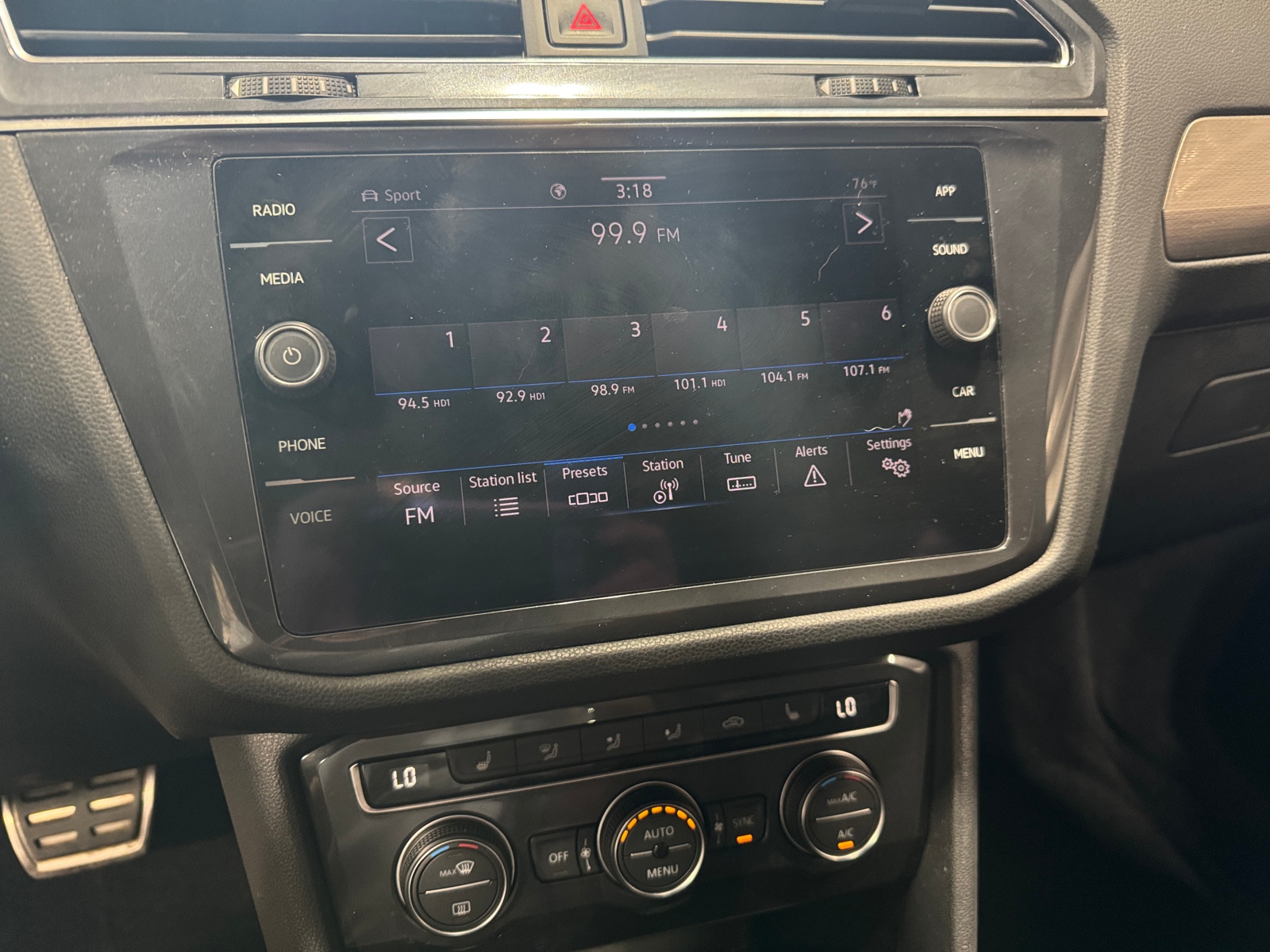 Thumbnail: 2021 Volkswagen Tiguan - 3