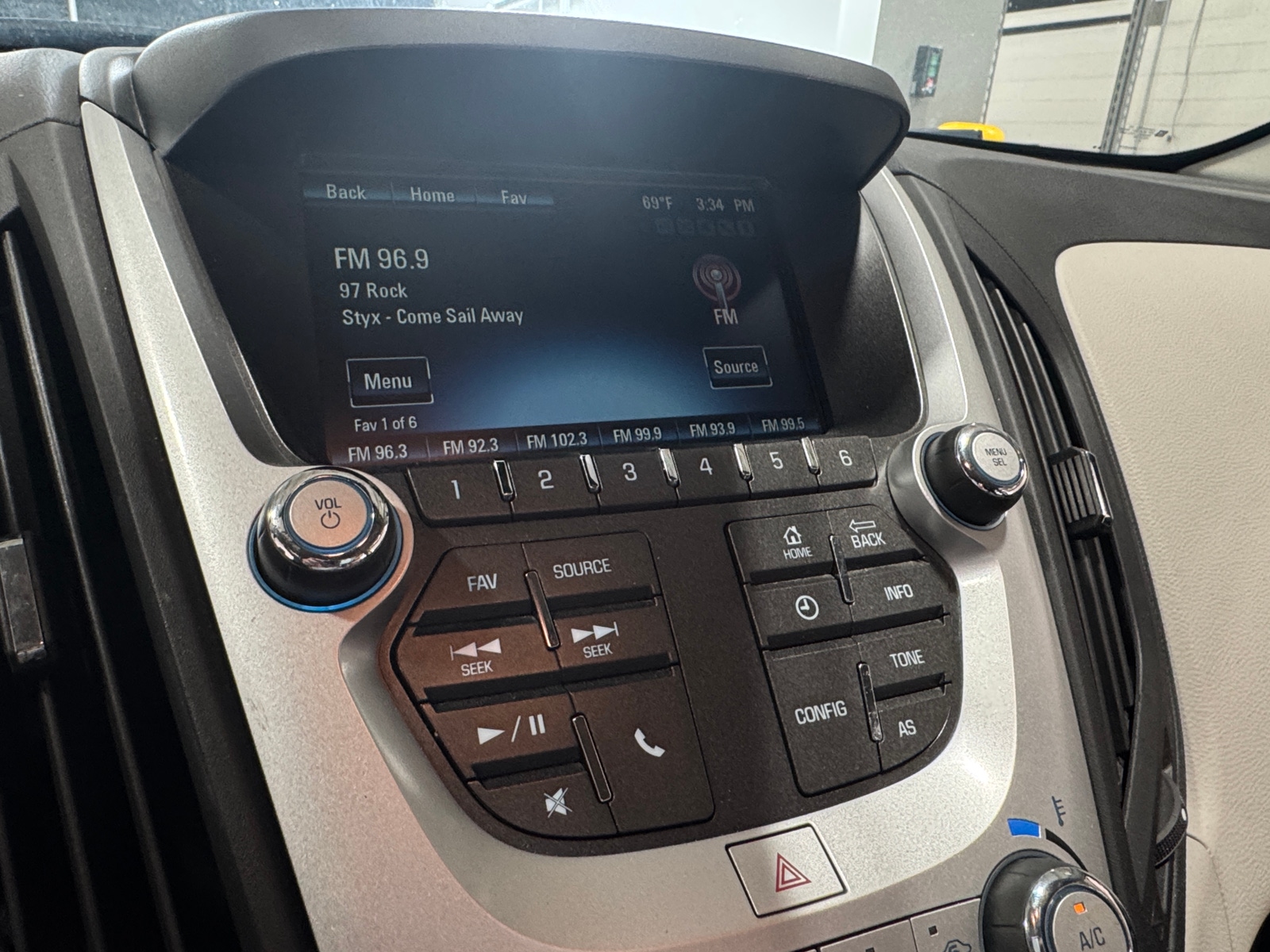 Thumbnail: 2017 Chevrolet Equinox - 4